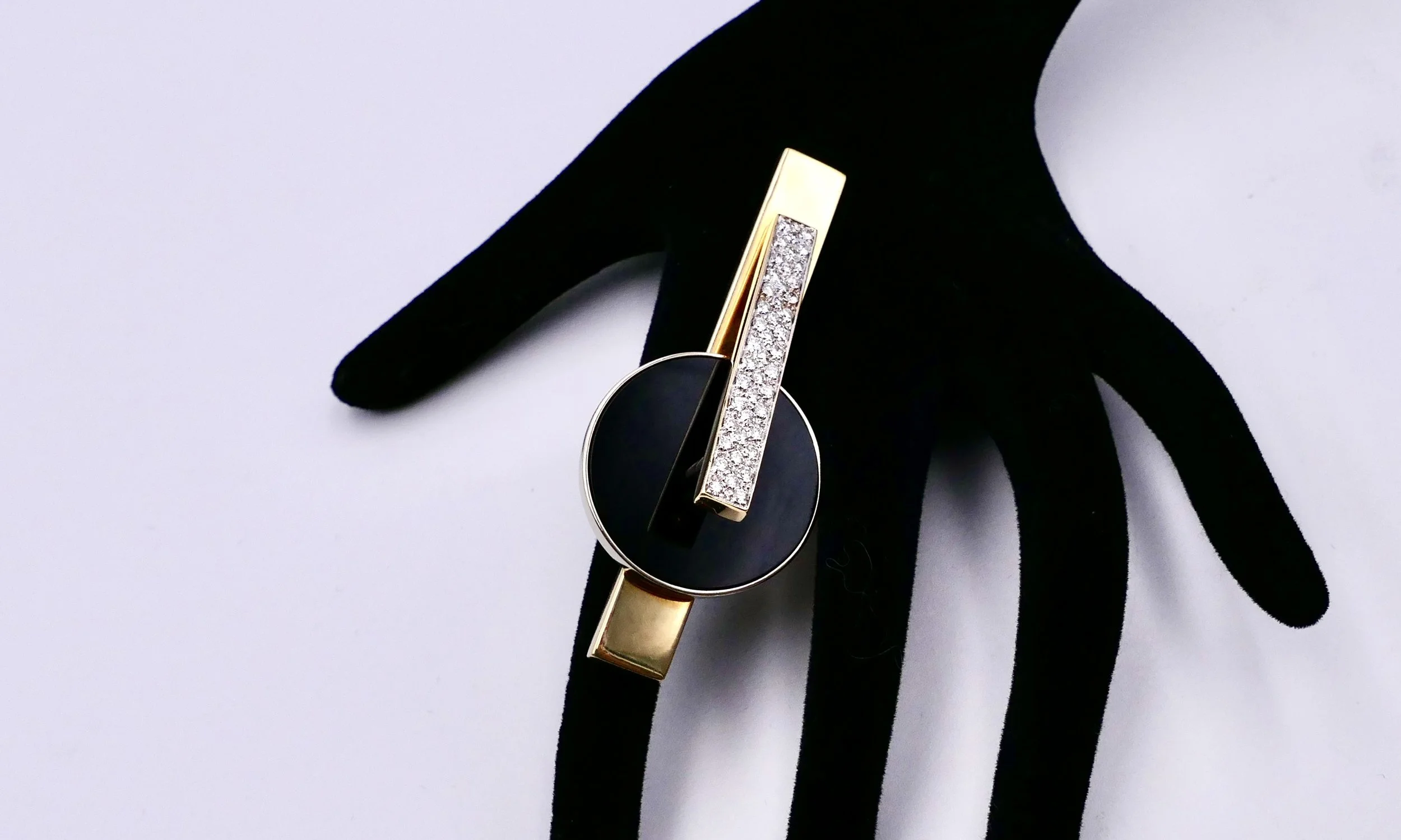 ettore-sottsass-statement-gold-onyx-diamonds-ring-cleto-munari