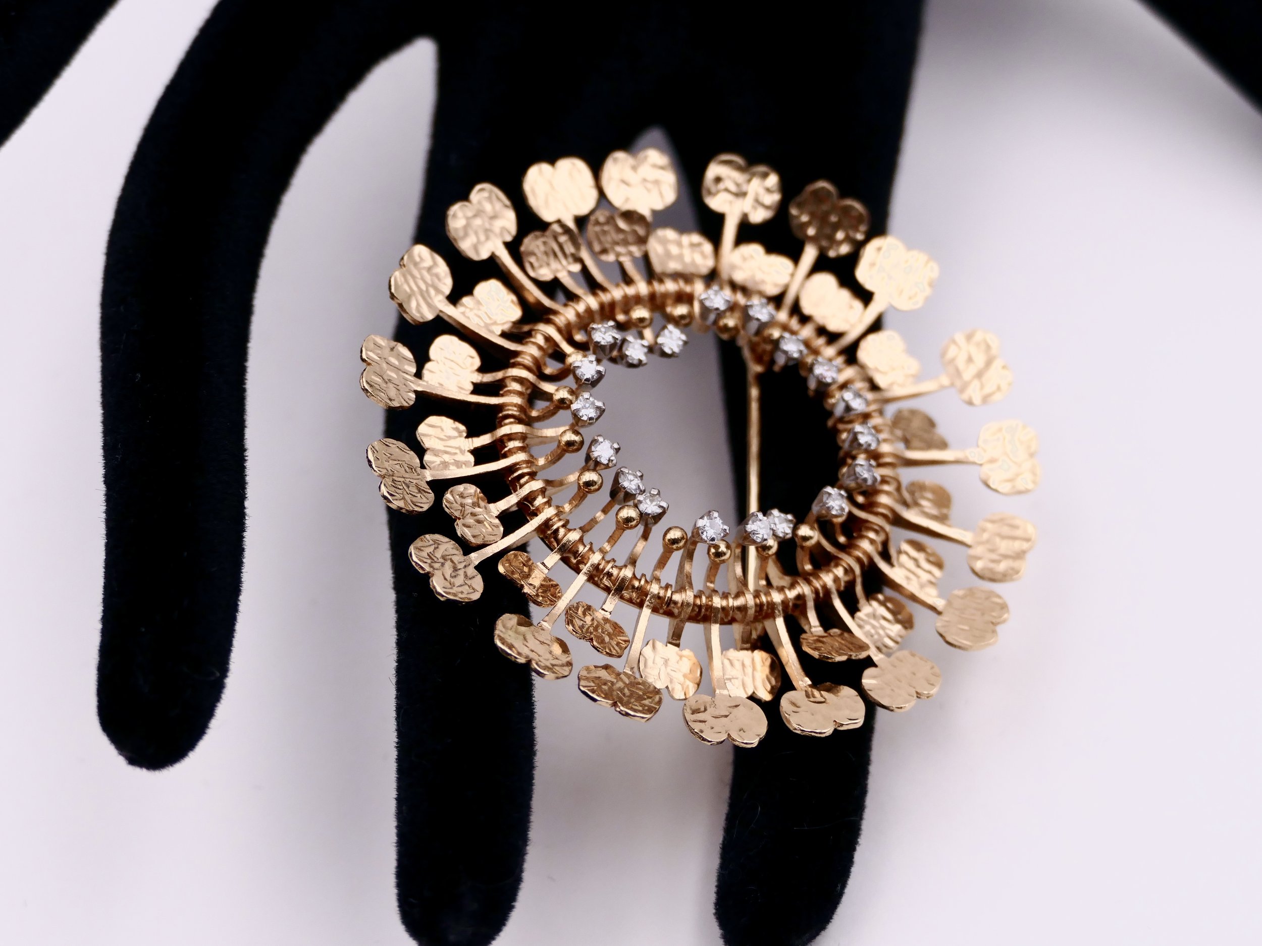 tapio-wirkkala-aurinko-brooch-2.jpeg