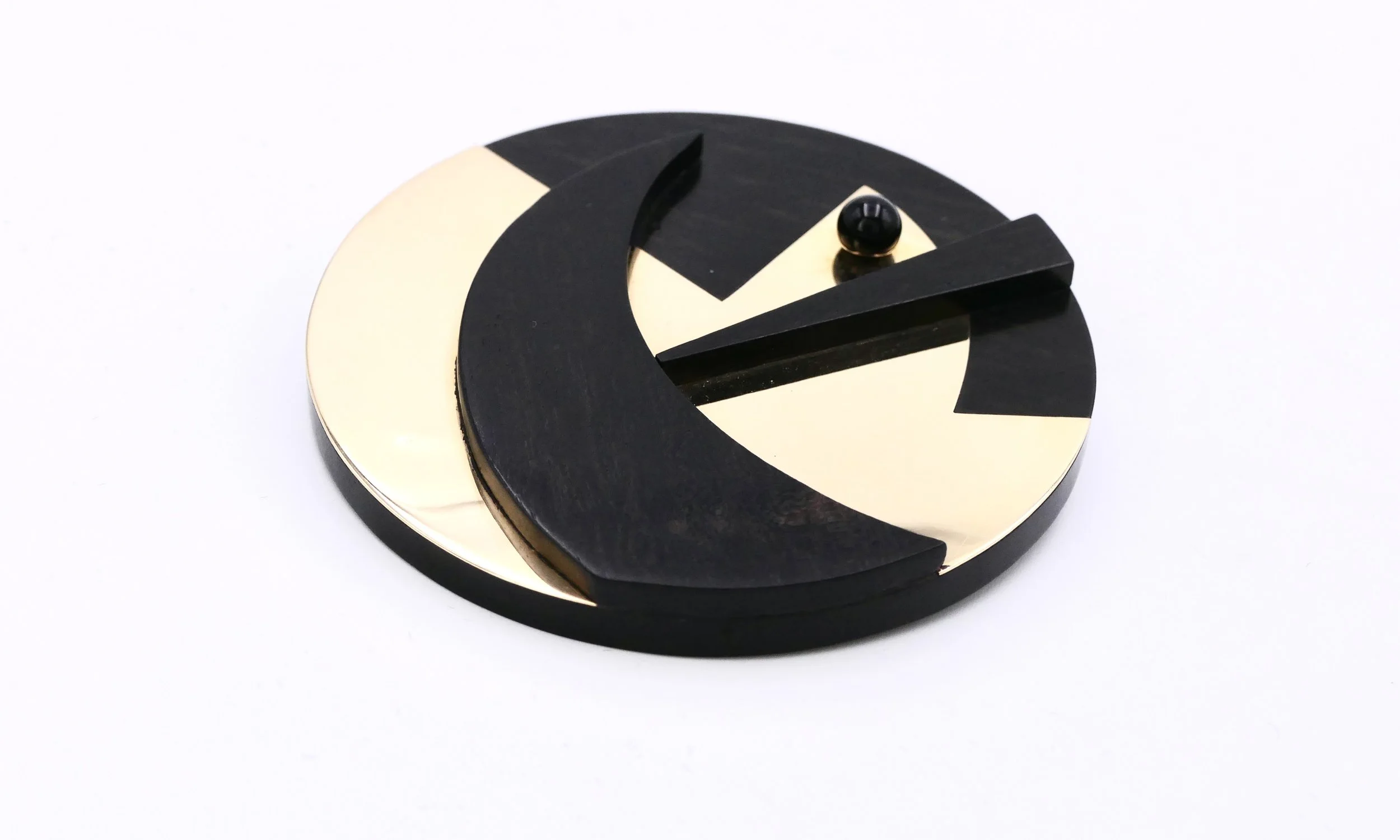 Sophia Vari ménélas ebony gold onyx brooch 3.JPG