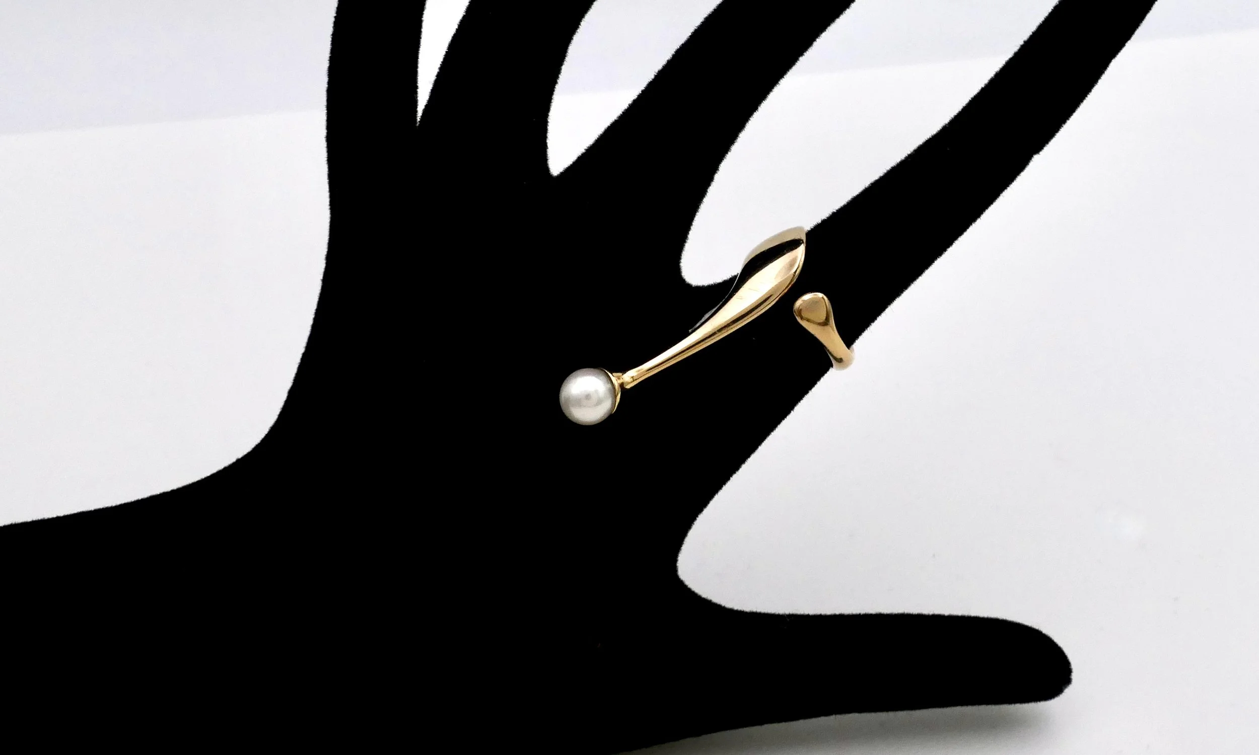 theresia-hvorslev-age-fausting-gold-pearl-ring-2.jpg