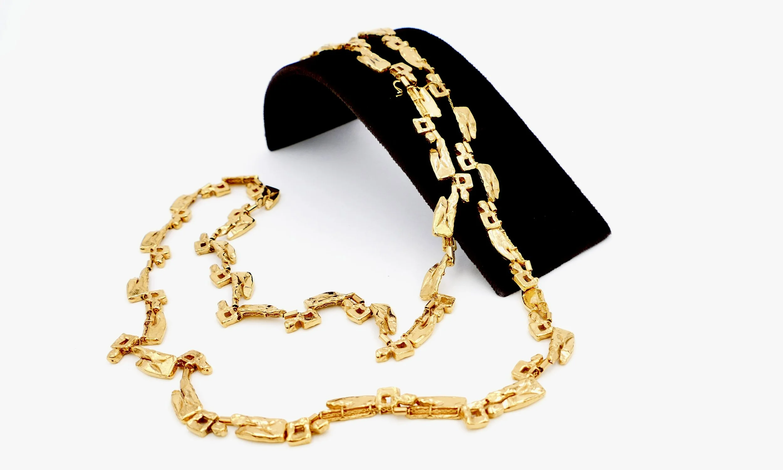 nisa chevenement Hieroglyphs necklace 3.JPG