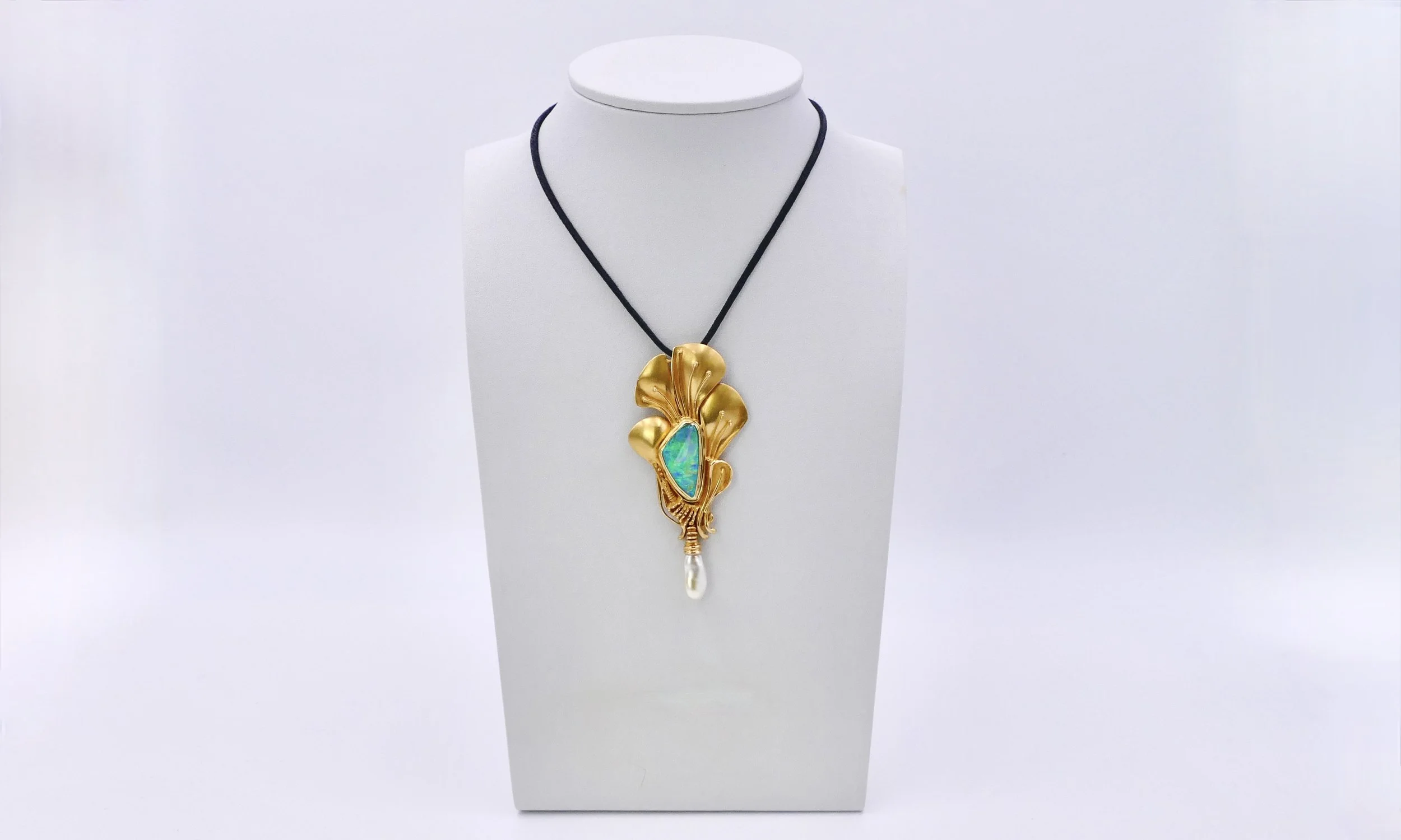 fernand-demaret-studio-gold-pendant-opal-baroque-pearl-2.jpeg