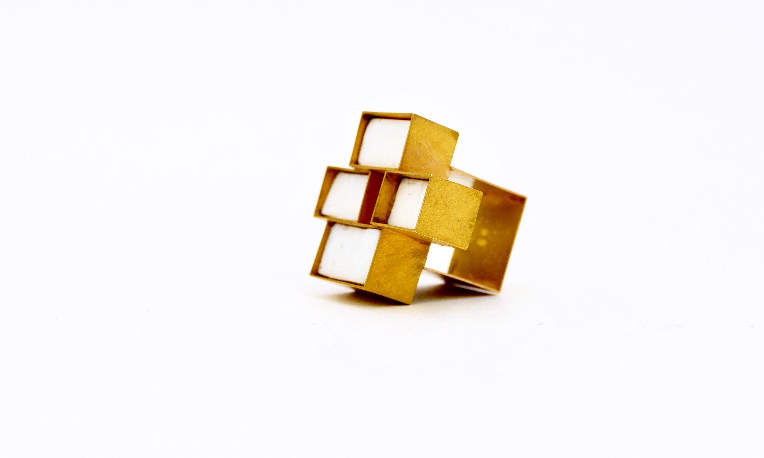 giampaolo-babetto-cubes-gold-ring-2.JPG