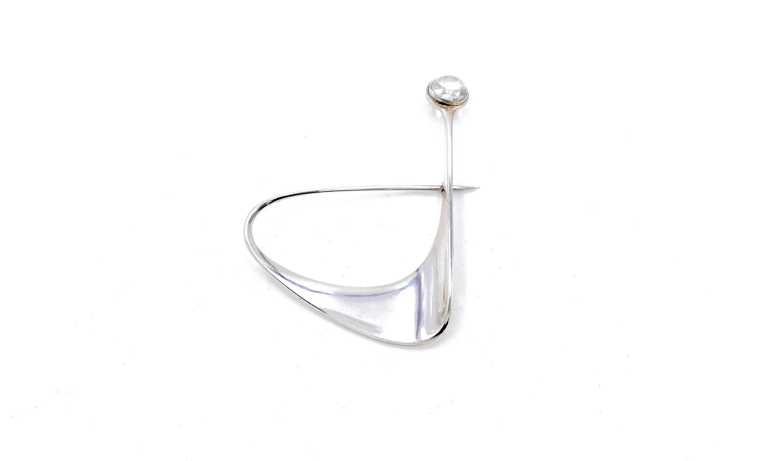 vivianne-torun-fibula-silver-moonstone-brooch.jpeg