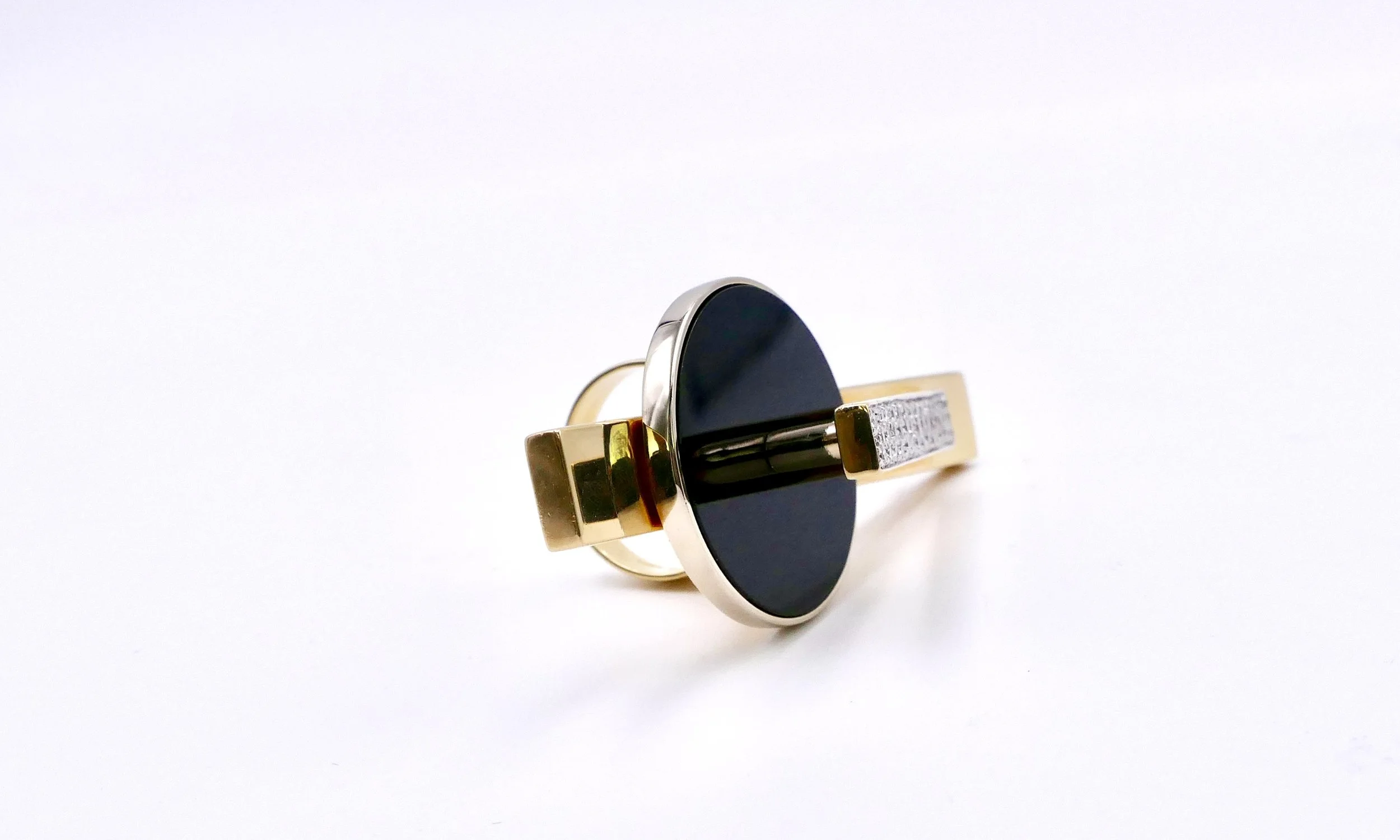 ettore-sottsass-statement-gold-onyx-diamonds-ring-cleto-munari