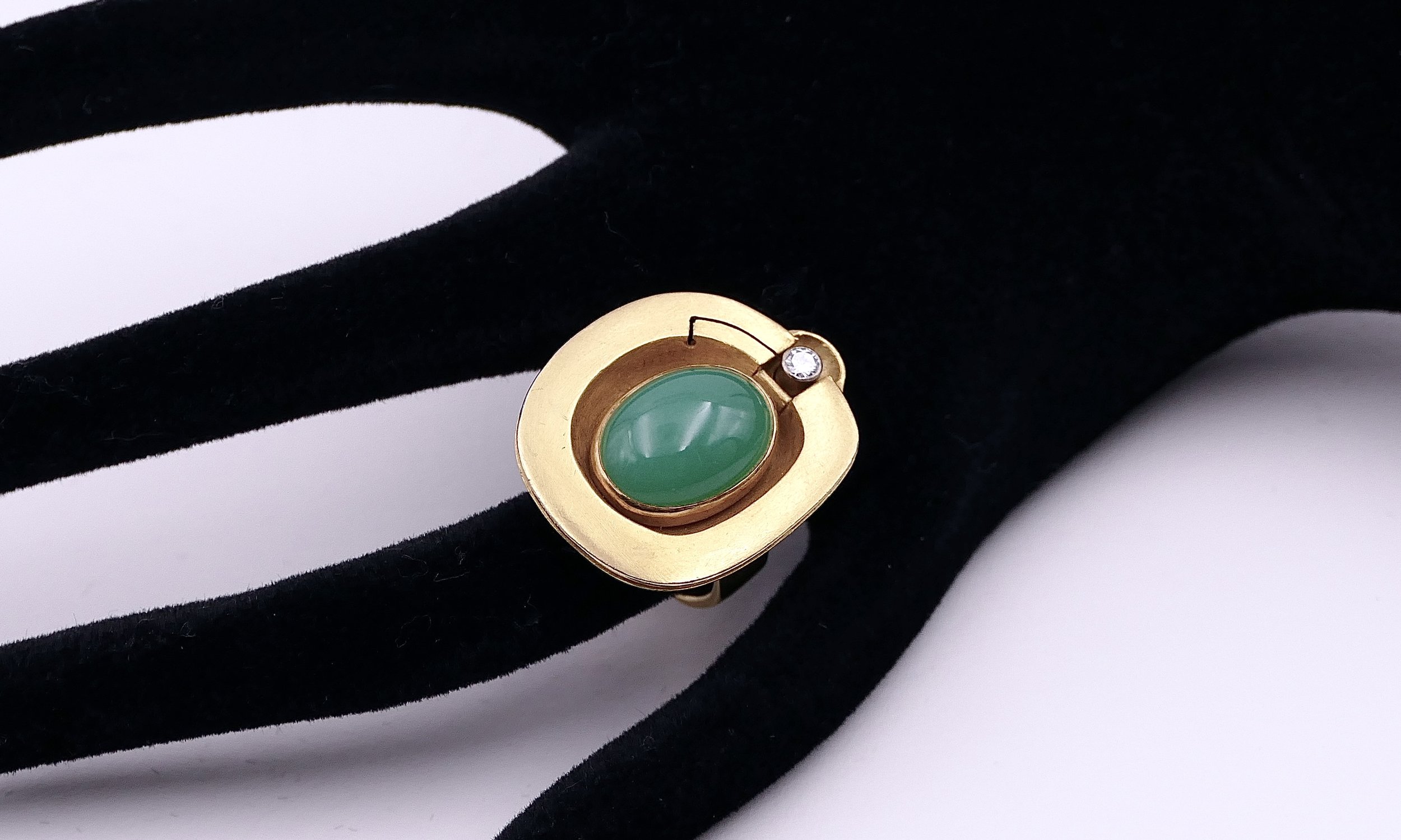 Claude Wesel a gold and chrysoprase ring-3.jpeg