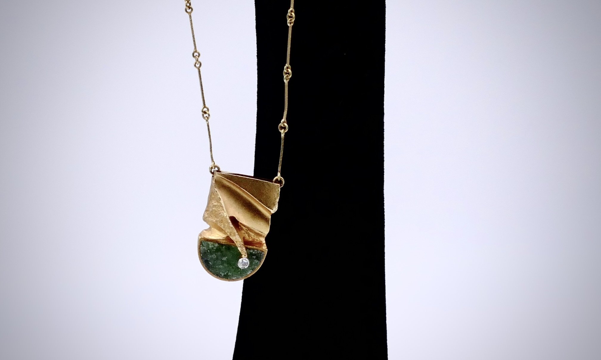 Bjorn-Weckstrom_Aztec_gold-diamond_necklace-4.jpeg