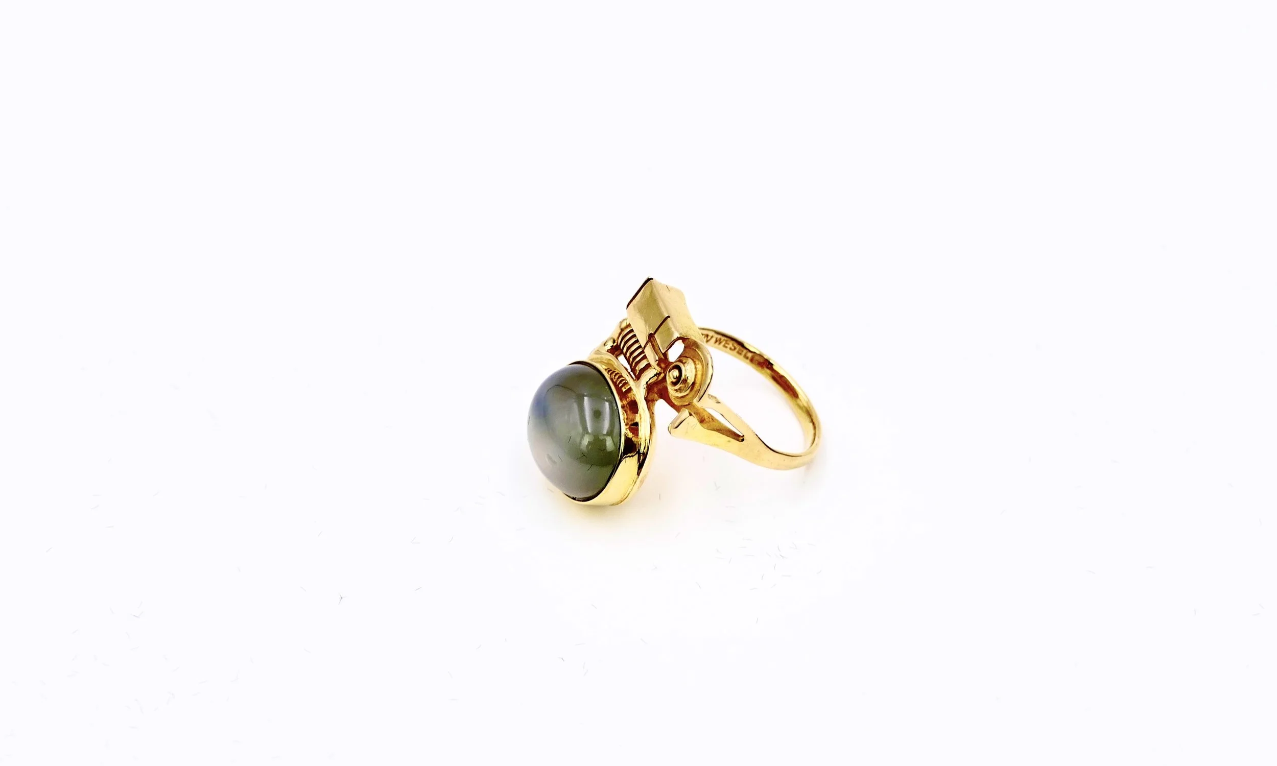 Claude Wesel gold moonstone cabochon model 4145 - 3.JPG