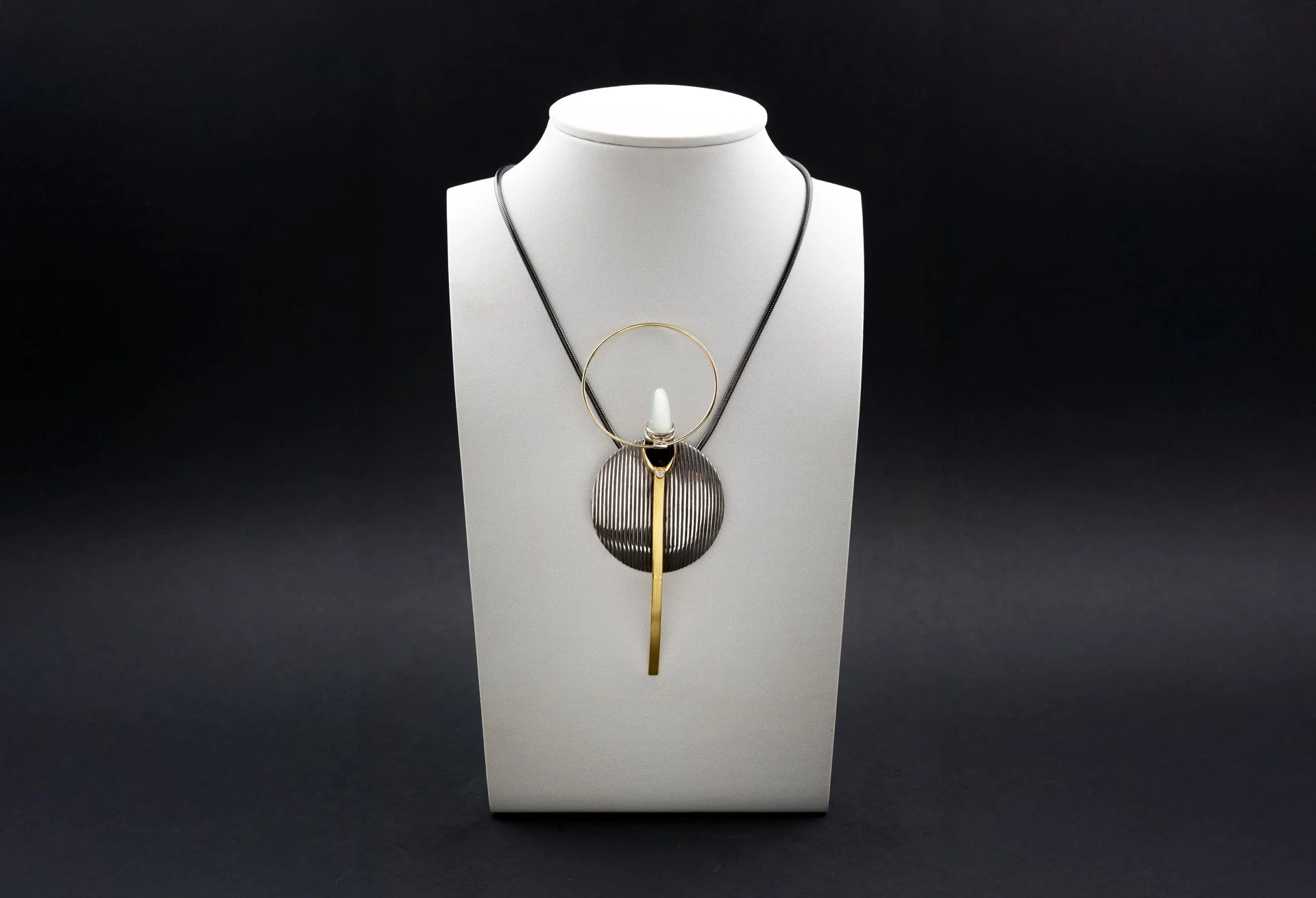 Janine Renard Vaisseau de Lune brillante unique pendant 2.jpg
