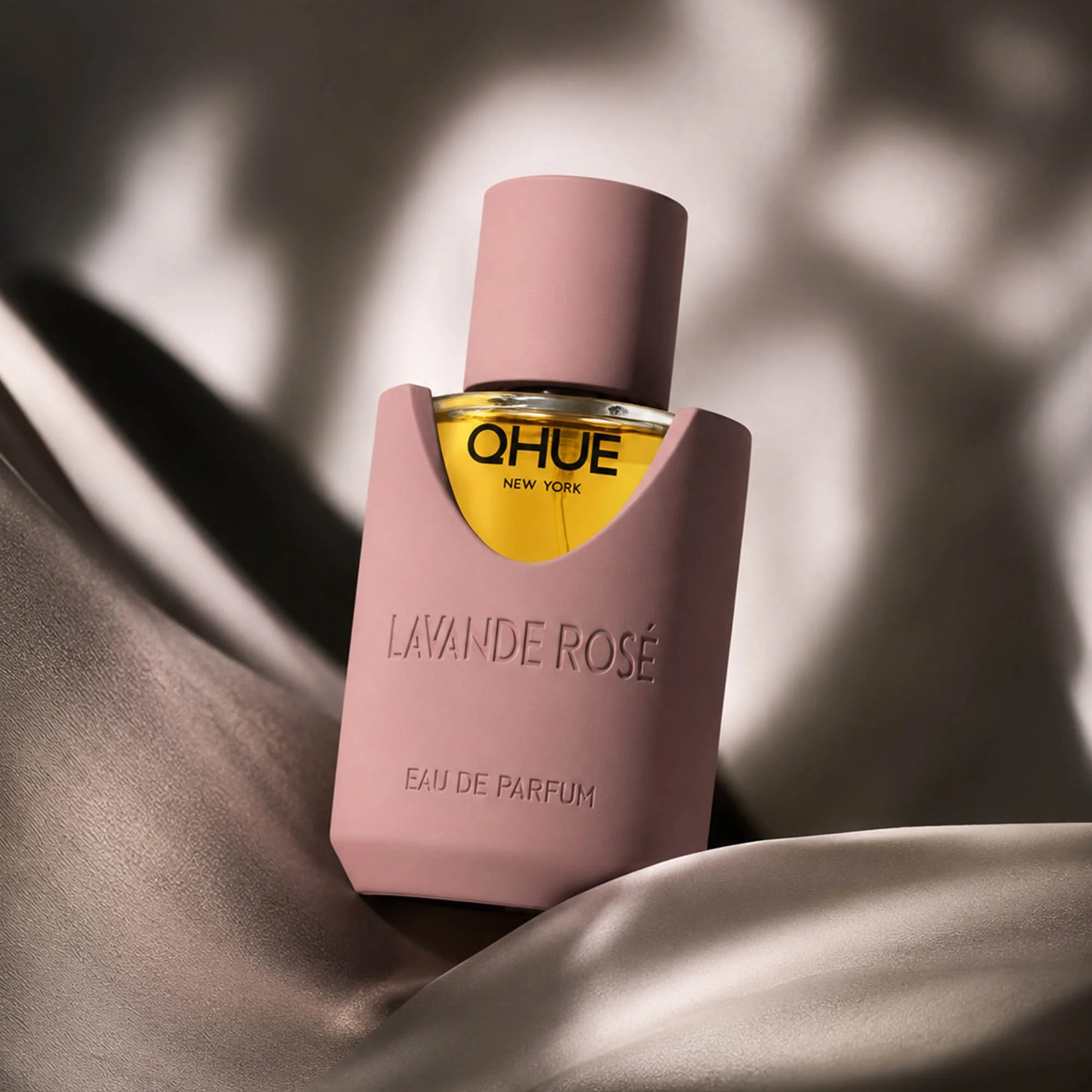 Lavande-rose-parfum-campaign1-qhuenewyork.jpg