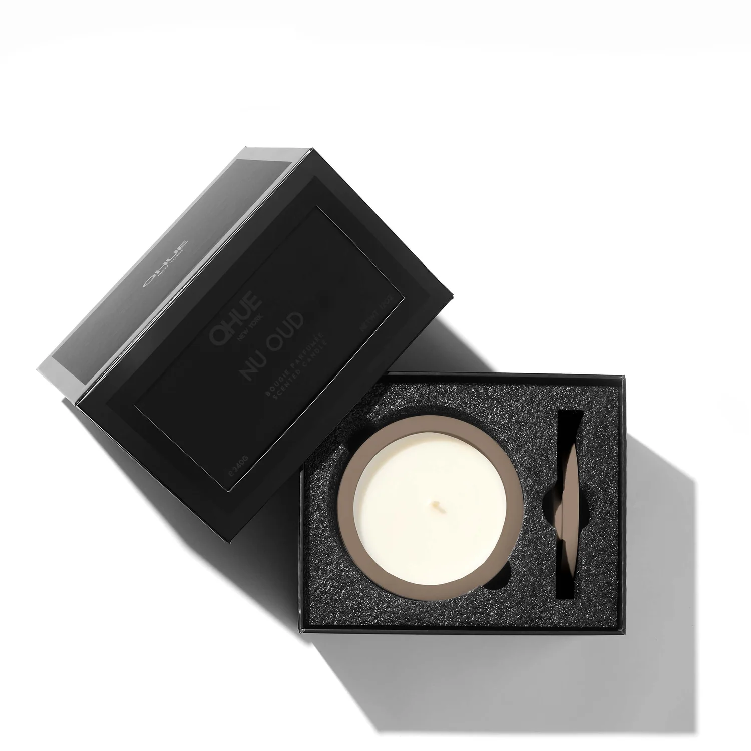 Luxury Oud Candle for Sophisticated Spaces-Qhue New York