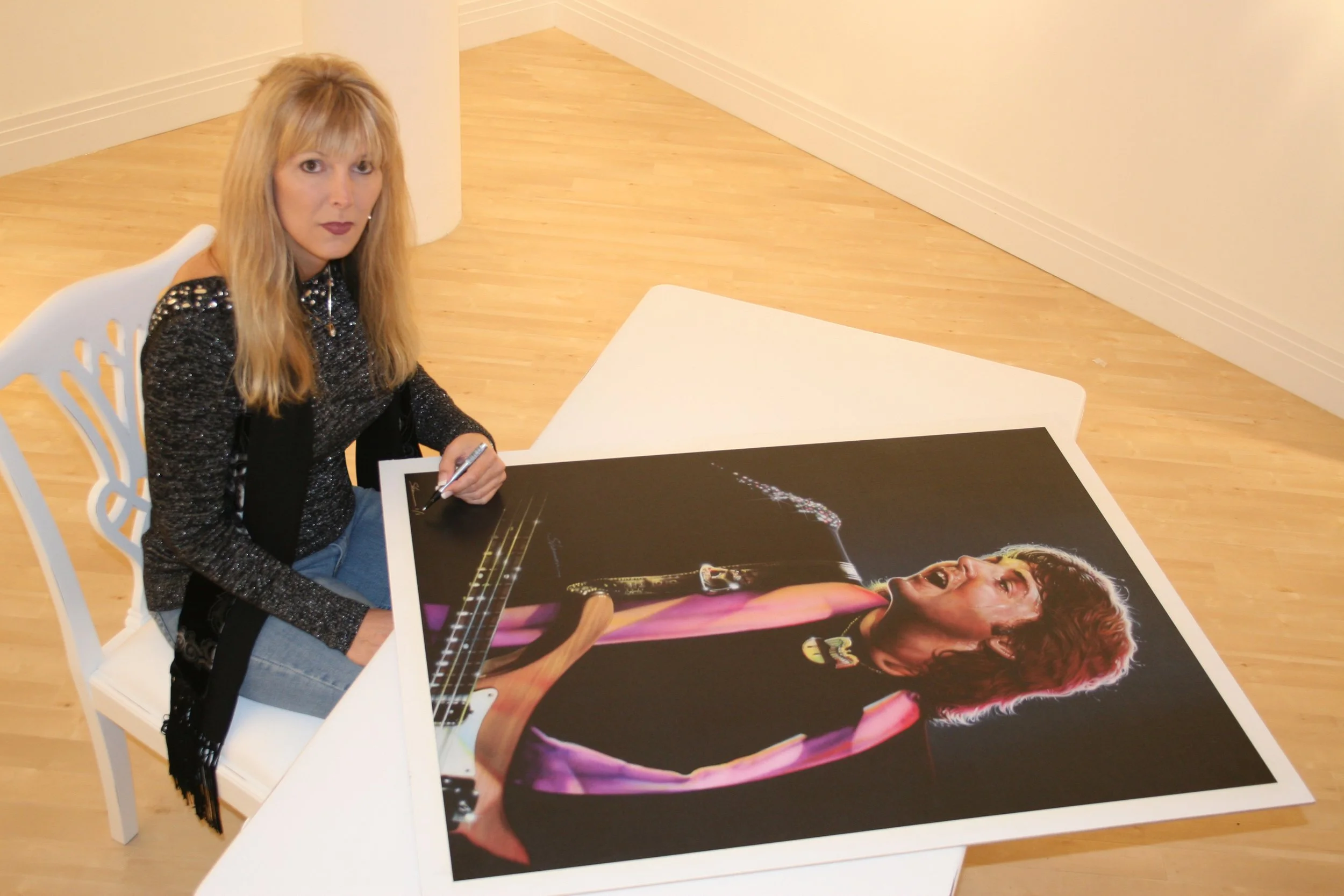 Shannon Signs Launch Edition3.jpg