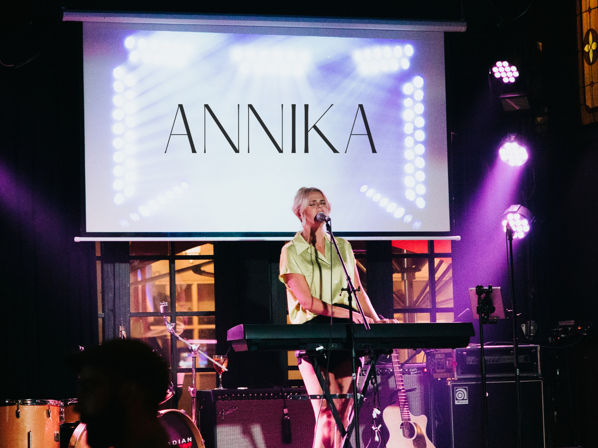 Annika live photo (1).png