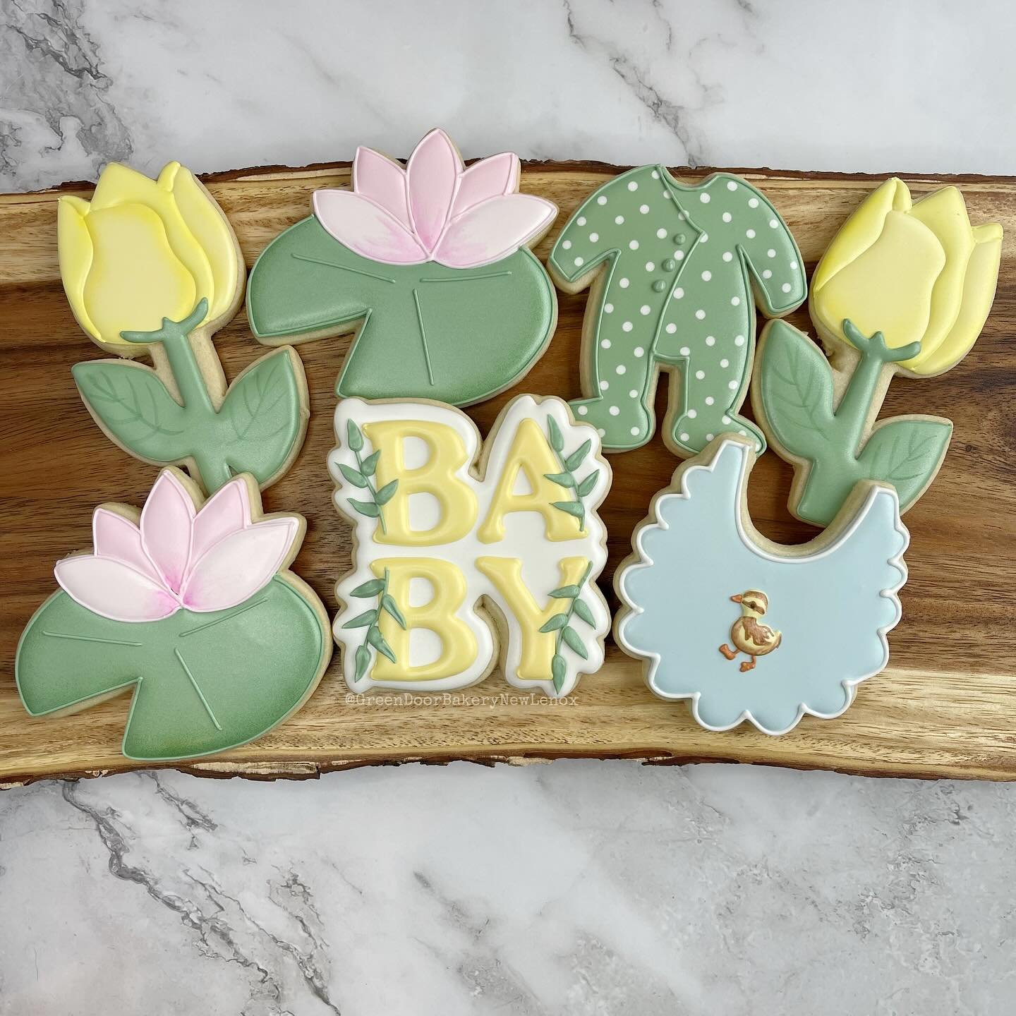 Spring cookies for a spring shower! I love these so much. Congratulations to the parents to be! 🐥 🎉 

#Greendoorbakerynewlenox #newlenox #newlenoxil #newlenoxillinois #illinois #instacookies #customcookies #sugarcookies #homebaker #cookies #yum #ed