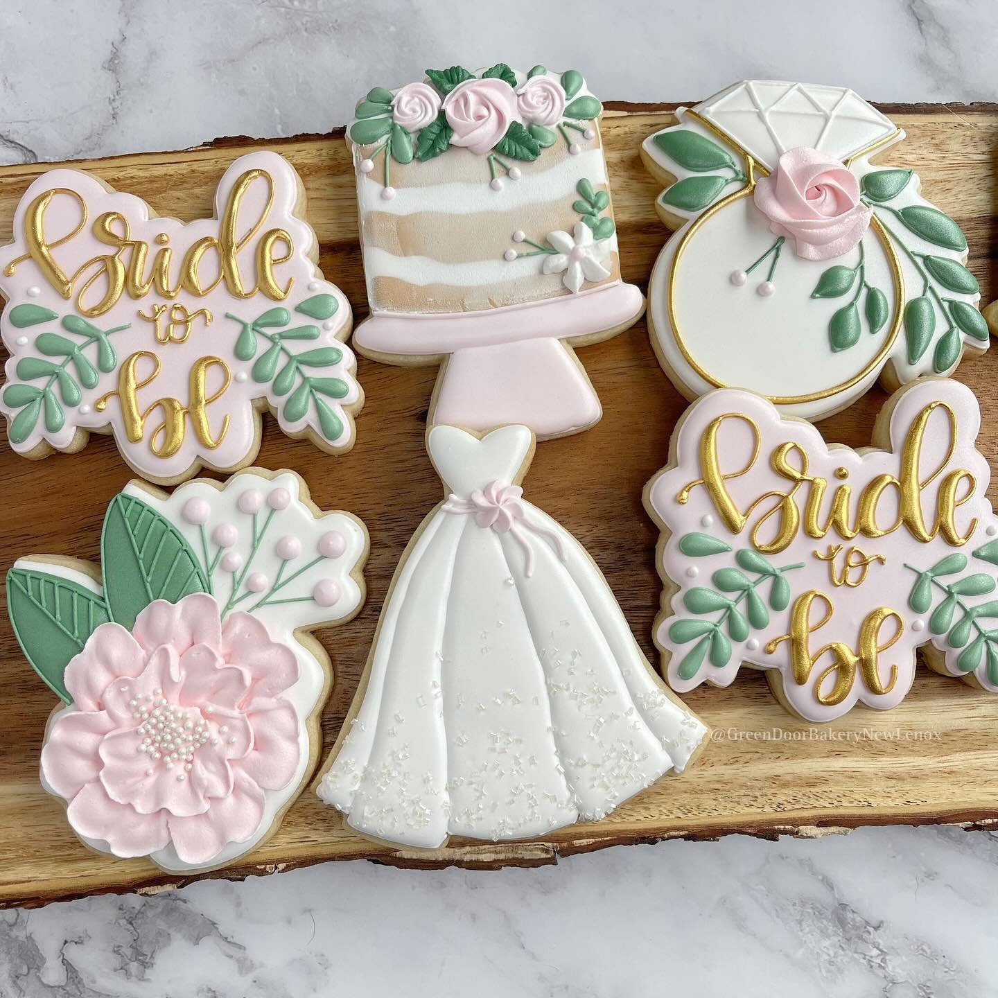 What a beautiful floral theme for a wedding shower. 😍 🥂 🎉 

Congratulations!!

#Greendoorbakerynewlenox #newlenox #newlenoxil #newlenoxillinois #illinois #instacookies #customcookies #sugarcookies #homebaker #cookies #yum #edibleart #bridalshowerc