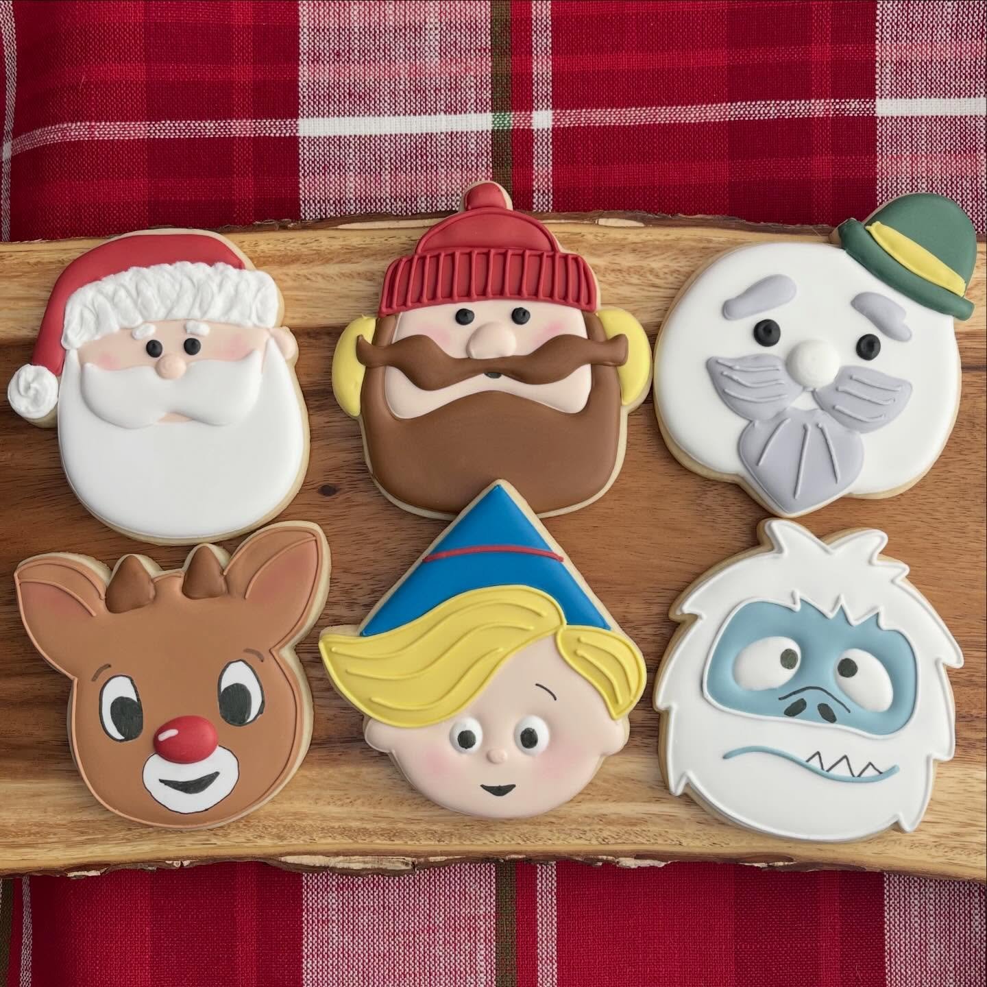 Holiday menu is now up and ordering is open! Please visit www.greendoorbake.com to order 😊 

#Greendoorbakerynewlenox #newlenox #newlenoxil #newlenoxillinois #illinois #instacookies #customcookies #sugarcookies #homebaker #cookies #yum #edibleart #g