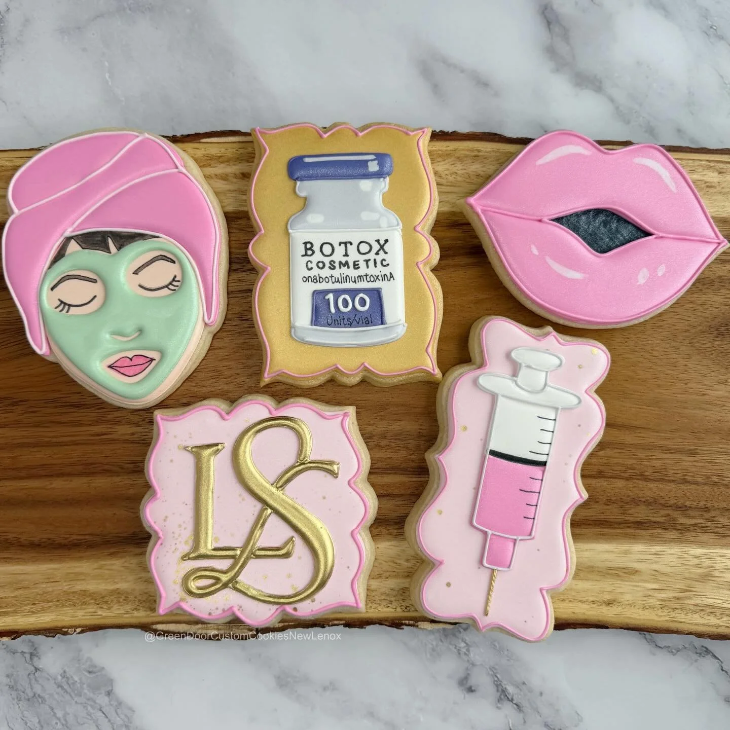Congratulations to @livestrongaesthetics on their recent grand opening! 💕 👄 

It was an honor making these cookies for such an important event 🤗 

#Newlenoxil #newlenoxillinois #medspacookies #spacookies #botoxcookies