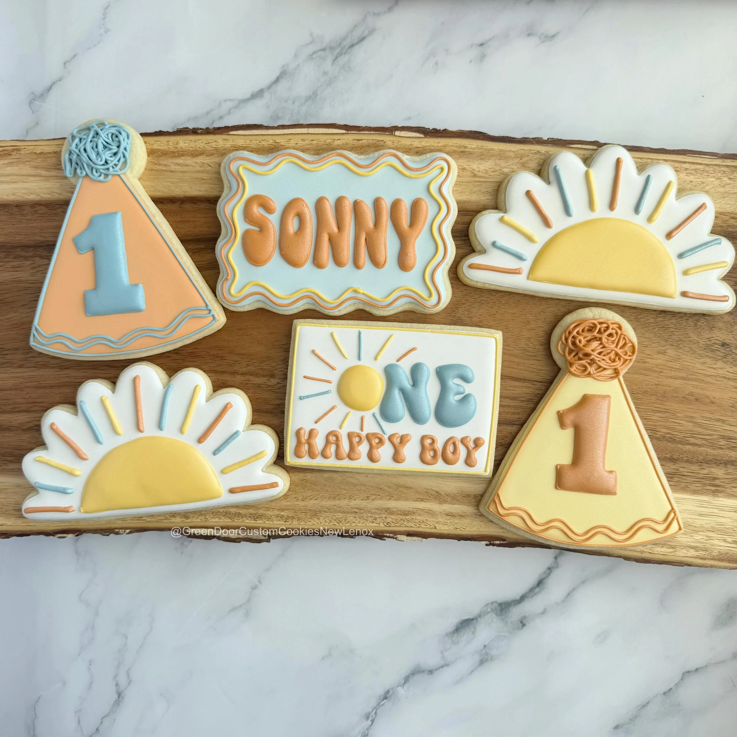 Happy first birthday! ☀️ 🎉 

#Newlenoxil #newlenoxillinois #onehappyboycookies #bohocookies #firstbirthdaycookies