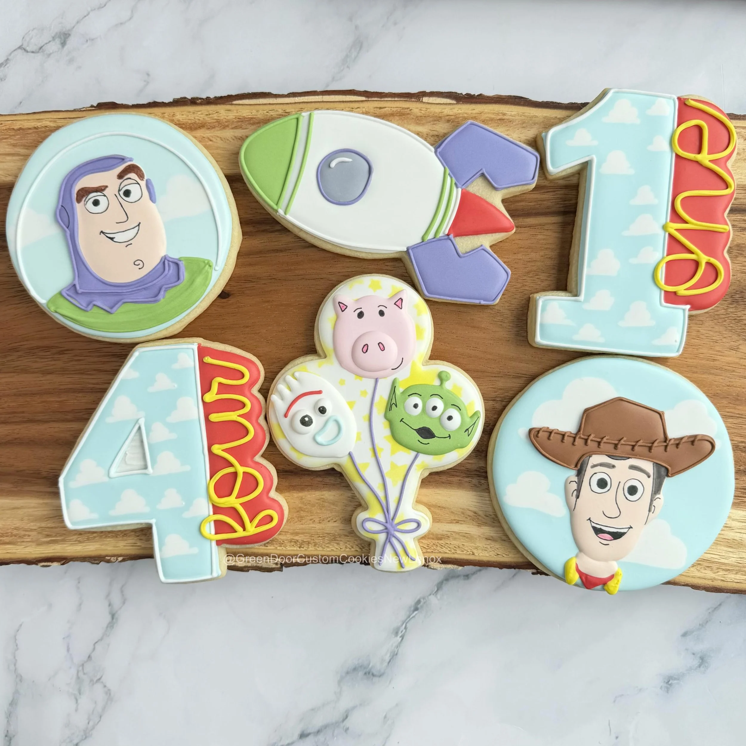 Happy birthdays! I love a combined party theme. 😍 

#Newlenoxil #newlenoxillinois #birthdaycookies #firstbirthdaycookies #4thbirthdaycookies