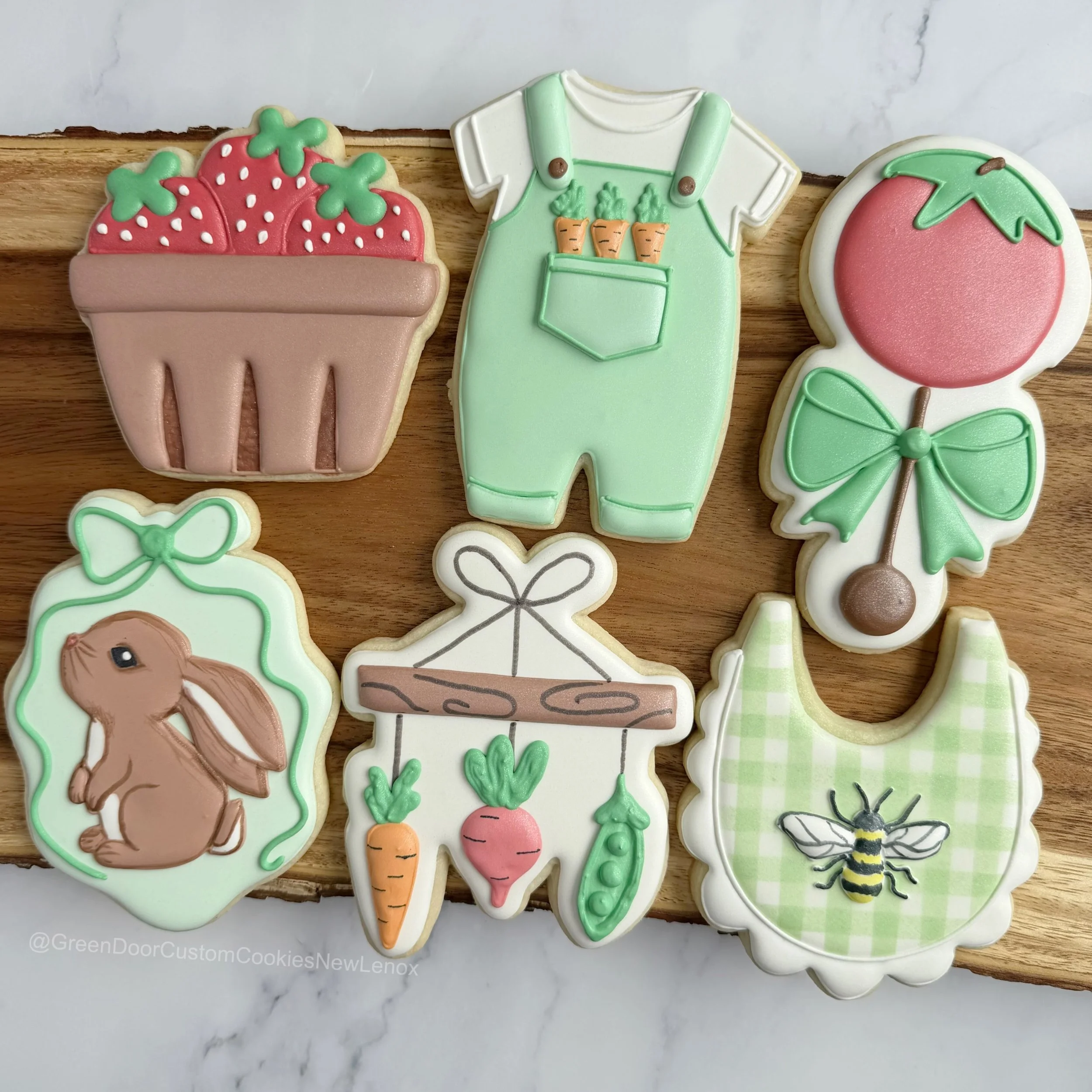 Congratulations! 🐰 🥕 🍅 🎉 

Such a fun shower theme! It&rsquo;s been on my bucket list for a while 😃

#Newlenoxil #newlenoxillinois #farmersmarketbabyshowercookies #farmersmarketcookies #babyshowercookies