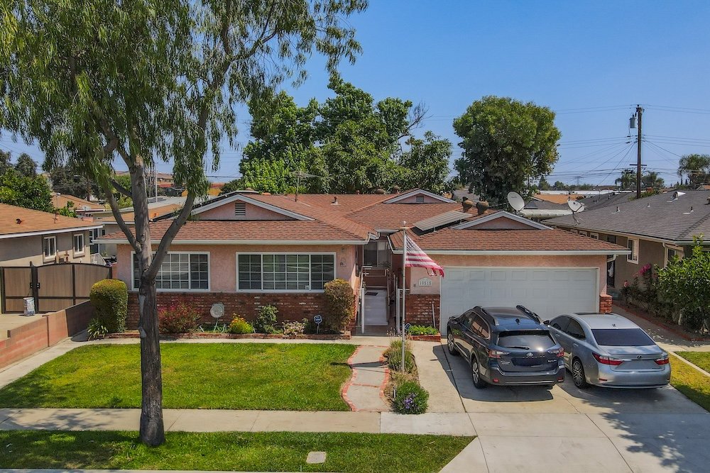 4 outside house.jpg
