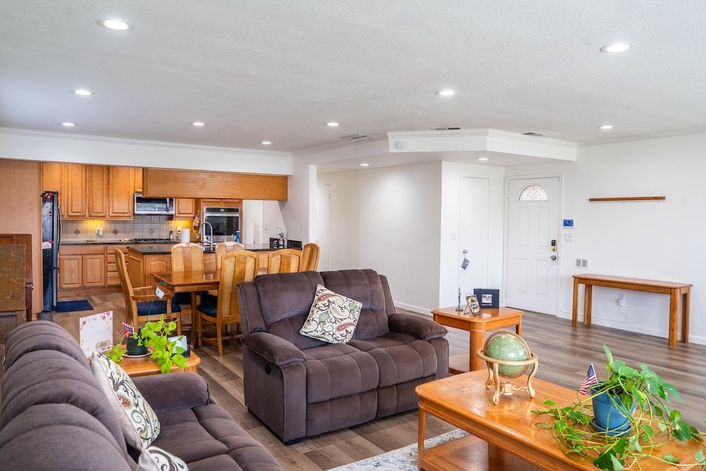 11 living room.jpg