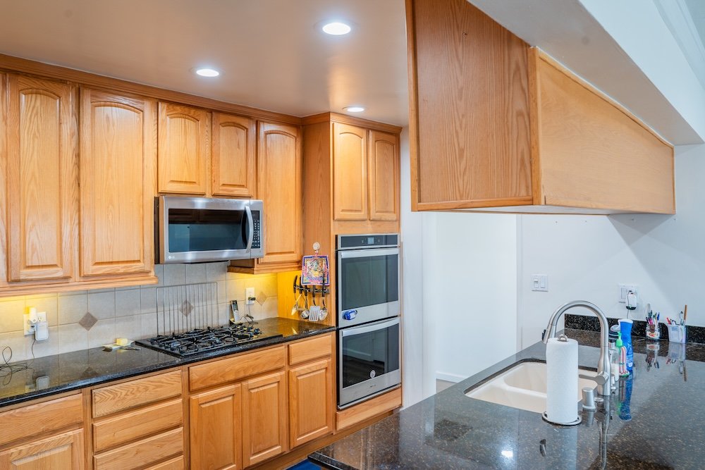 13 kitchen.jpg