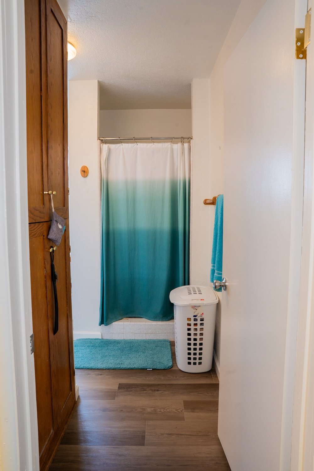 25 master bathroom.jpg