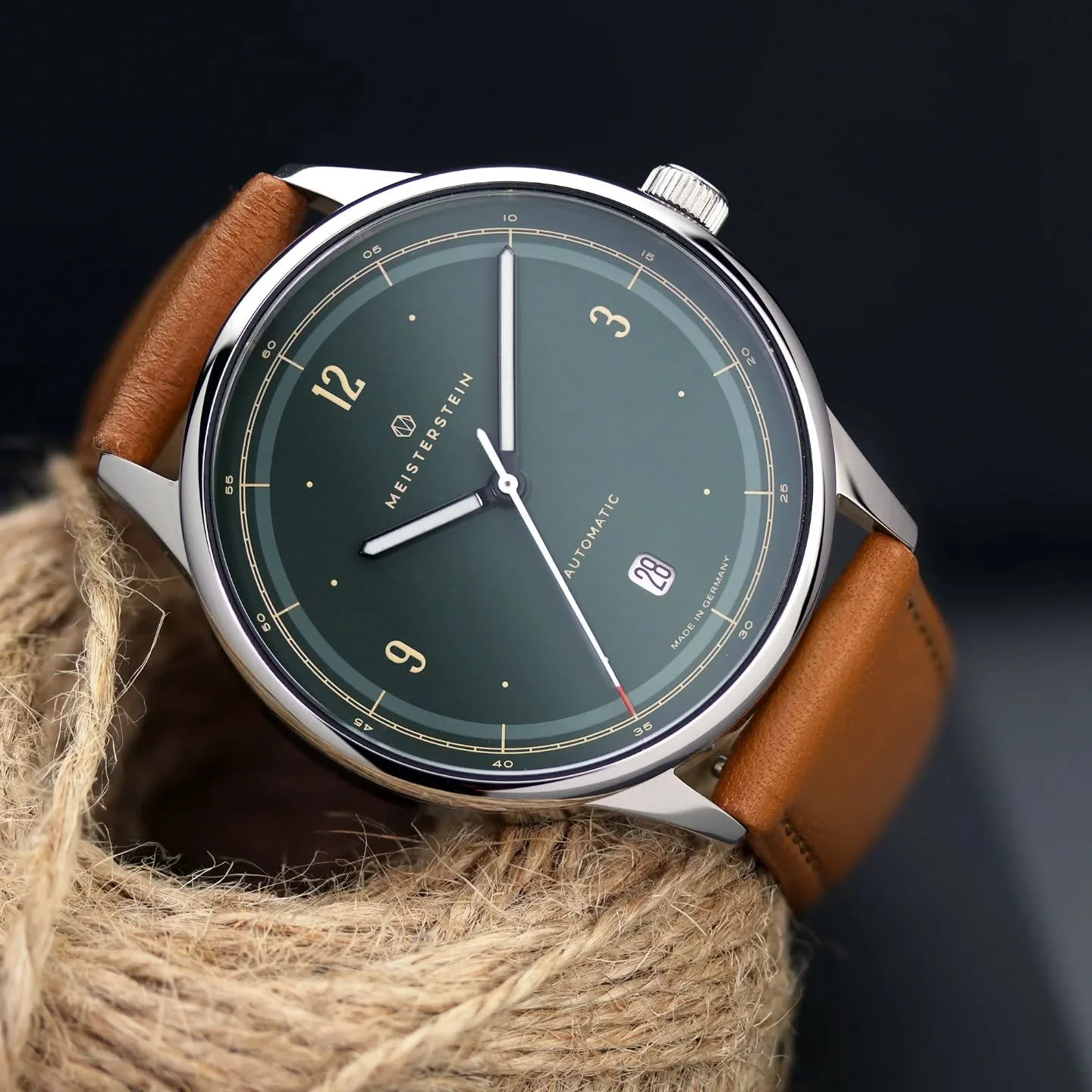 TEOS Limited Edition with the premium automatic movement MIYOTA 9015. ⌚️

#meisterstein #uhren