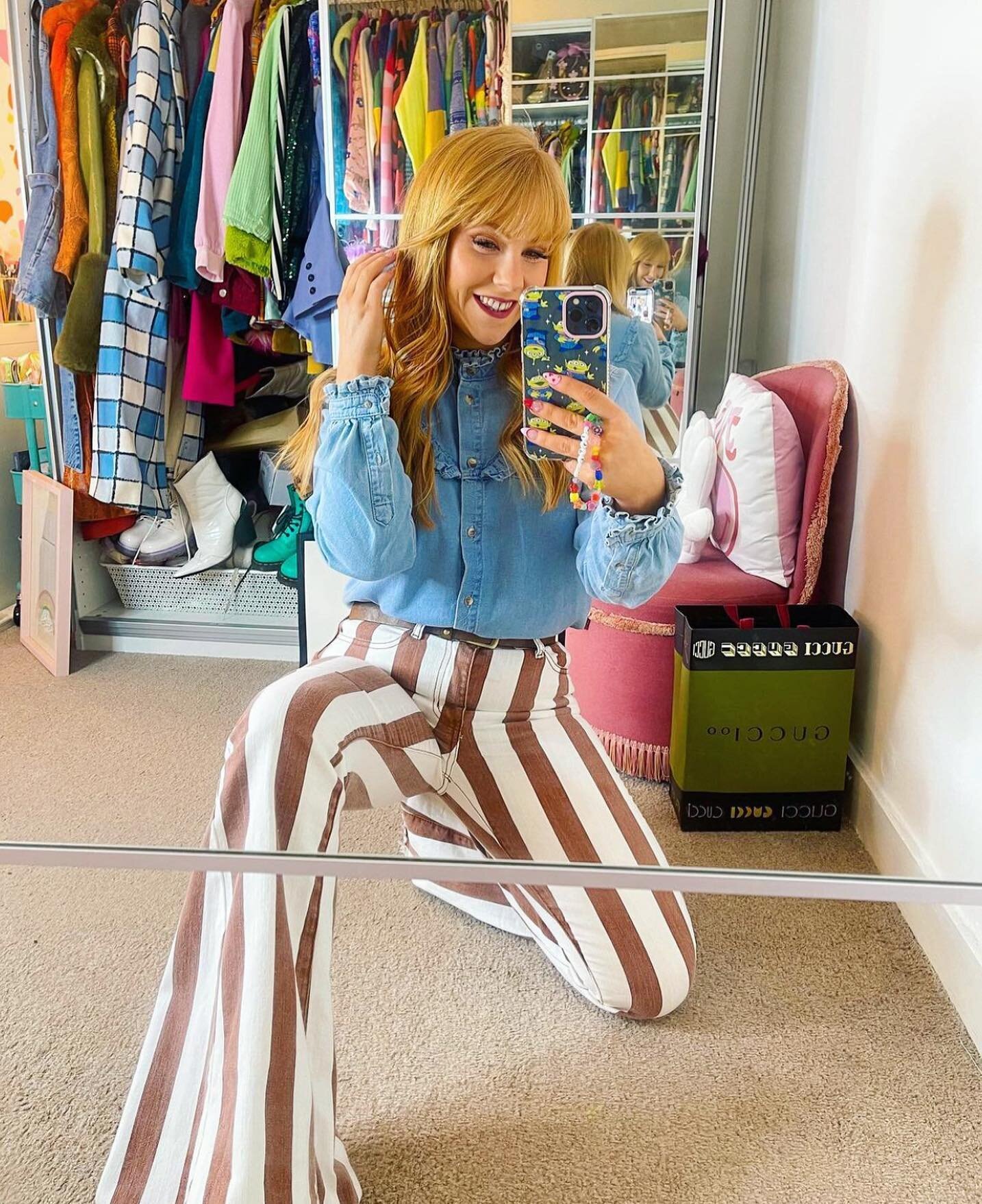 Spotted @gingernatalie_x looking chic in our Ferrel flare jeans 🤎 Available to shop now, Link in Bio 🛍🛍🛍 #hausofseries