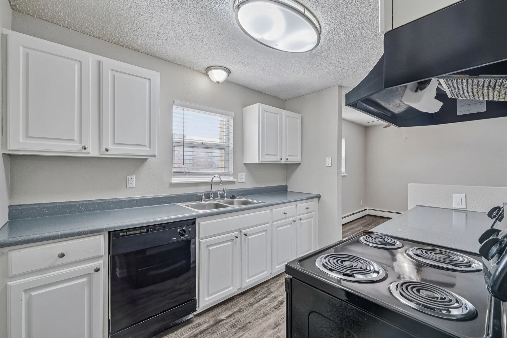 7-web-or-mls-10165 W 59th Ave Apt 16-S0801-007.jpg