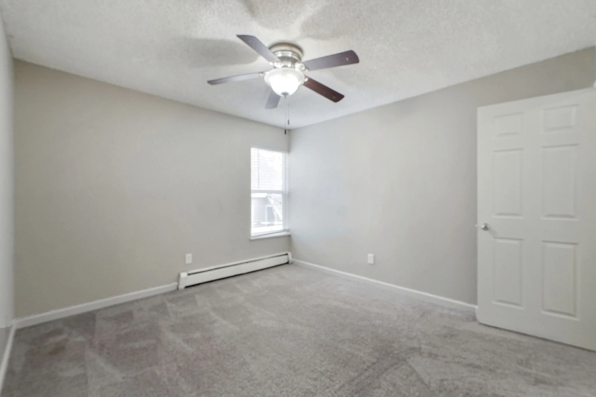 23-web-or-mls-10165 W 59th Ave Apt 16-S0801-023.jpg