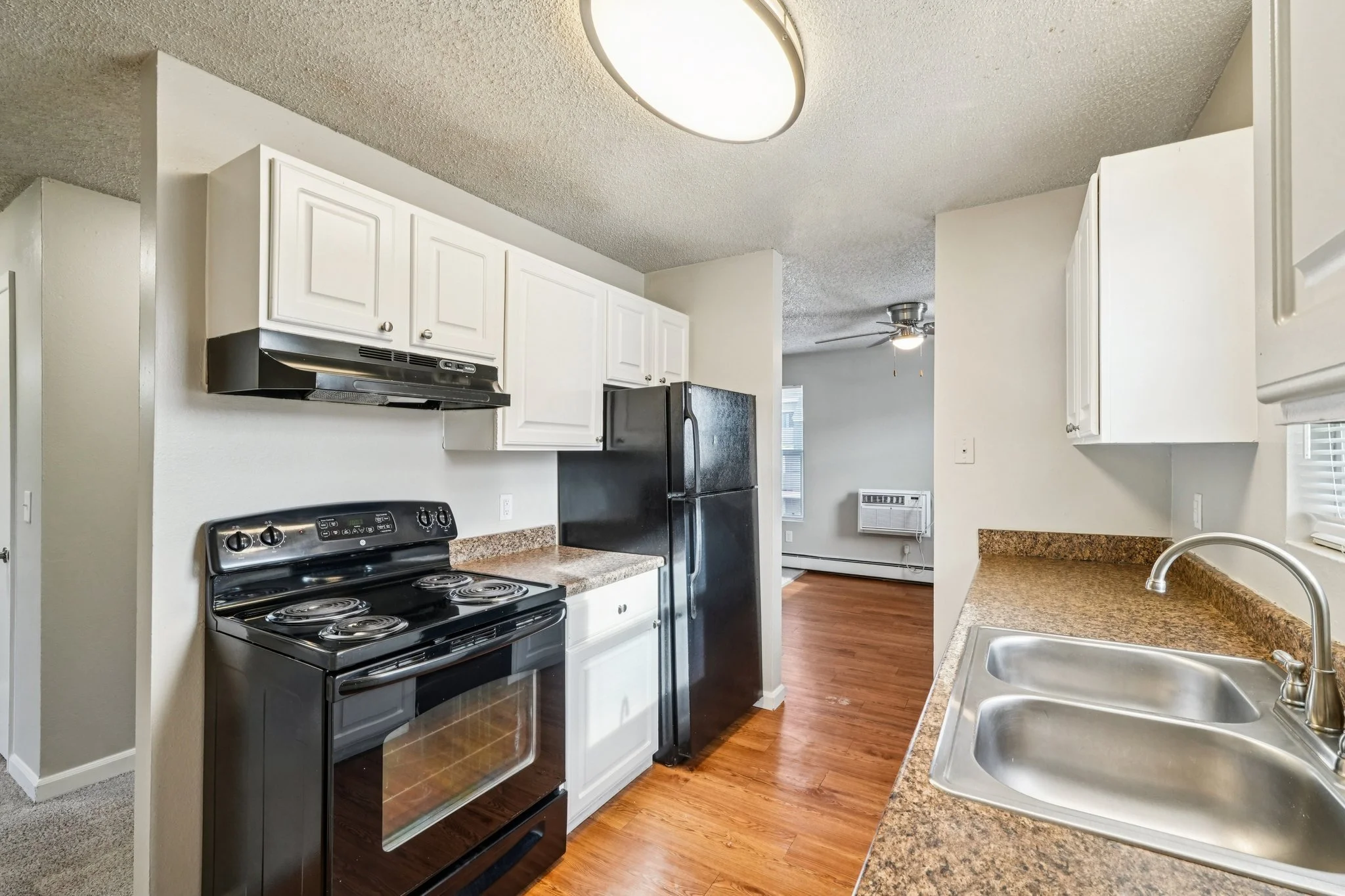 50-web-or-mls-10165 W 59th Ave Apt 5-S0801-006.jpg