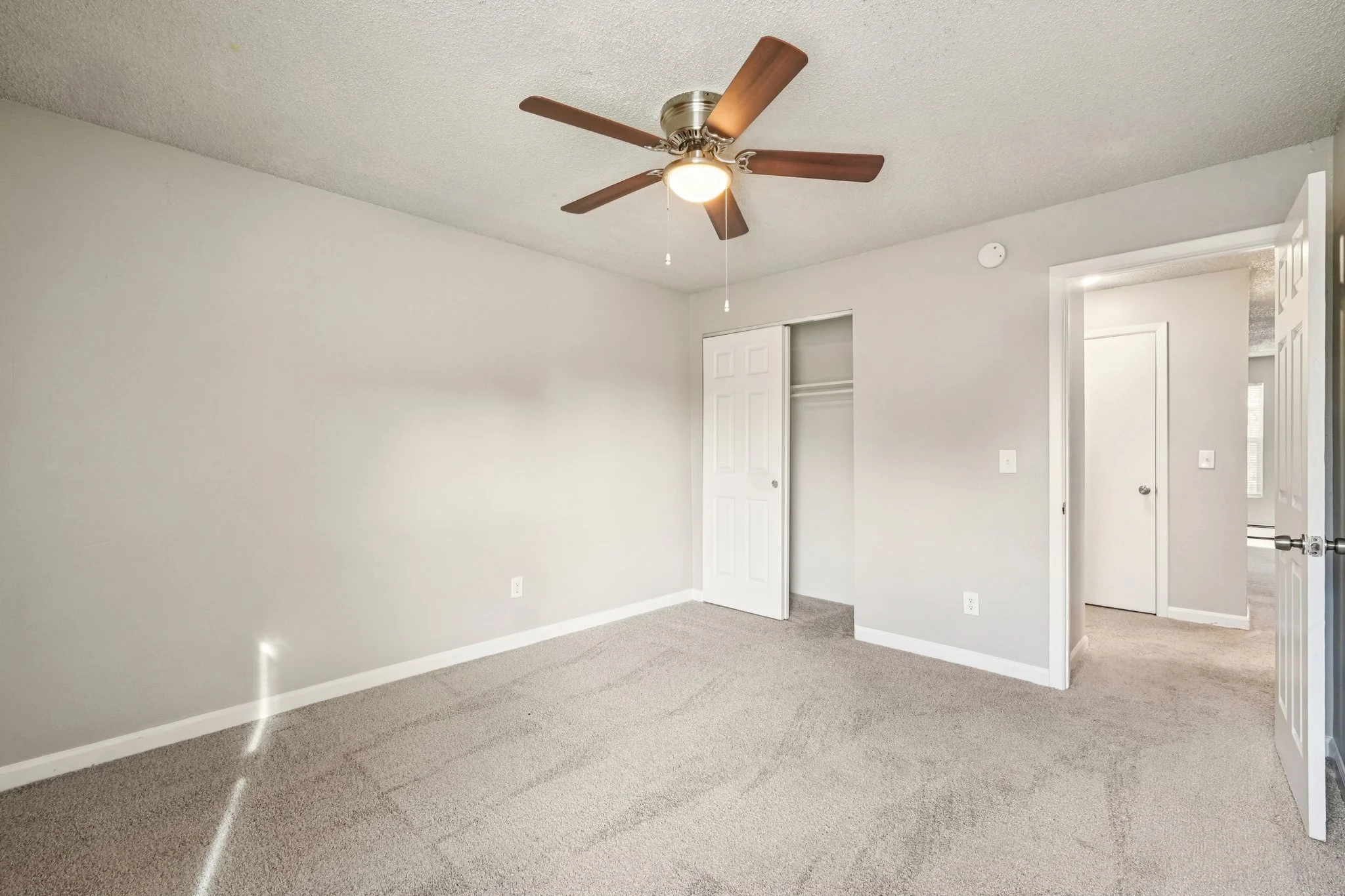 57-web-or-mls-10165 W 59th Ave Apt 5-S0801-013.jpg