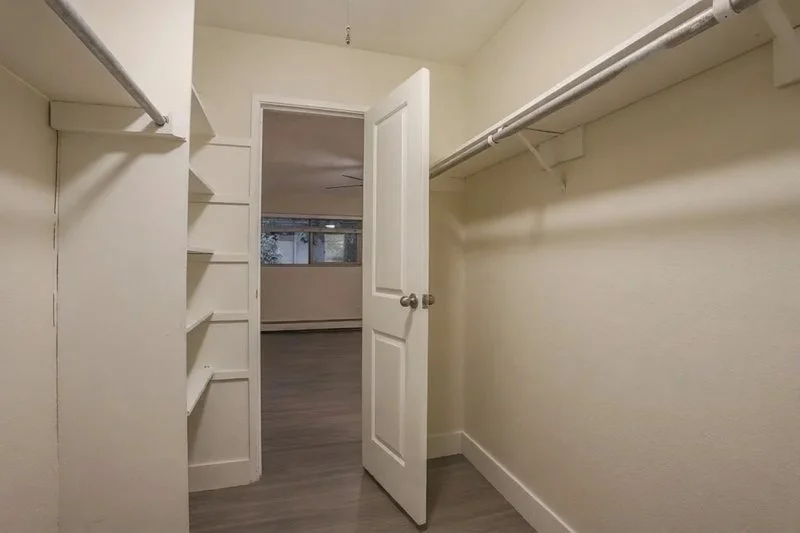 Bedroom Walkin Closet (1).jpg