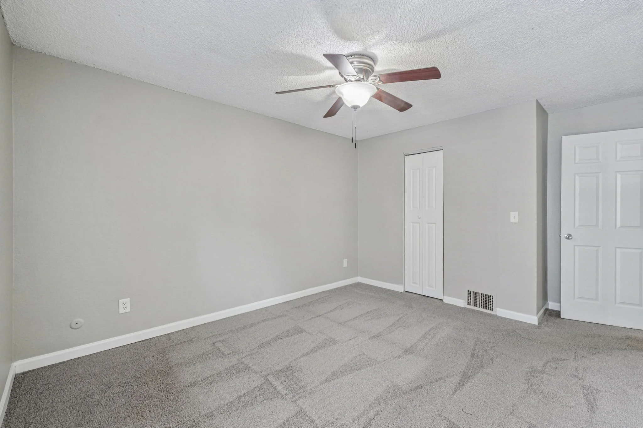 17-web-or-mls-10165 W 59th Ave Apt 16-S0801-017.jpg