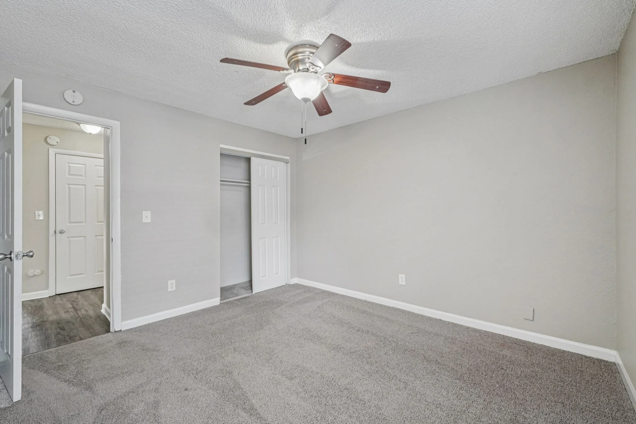 21-web-or-mls-10165 W 59th Ave Apt 16-S0801-021.jpg