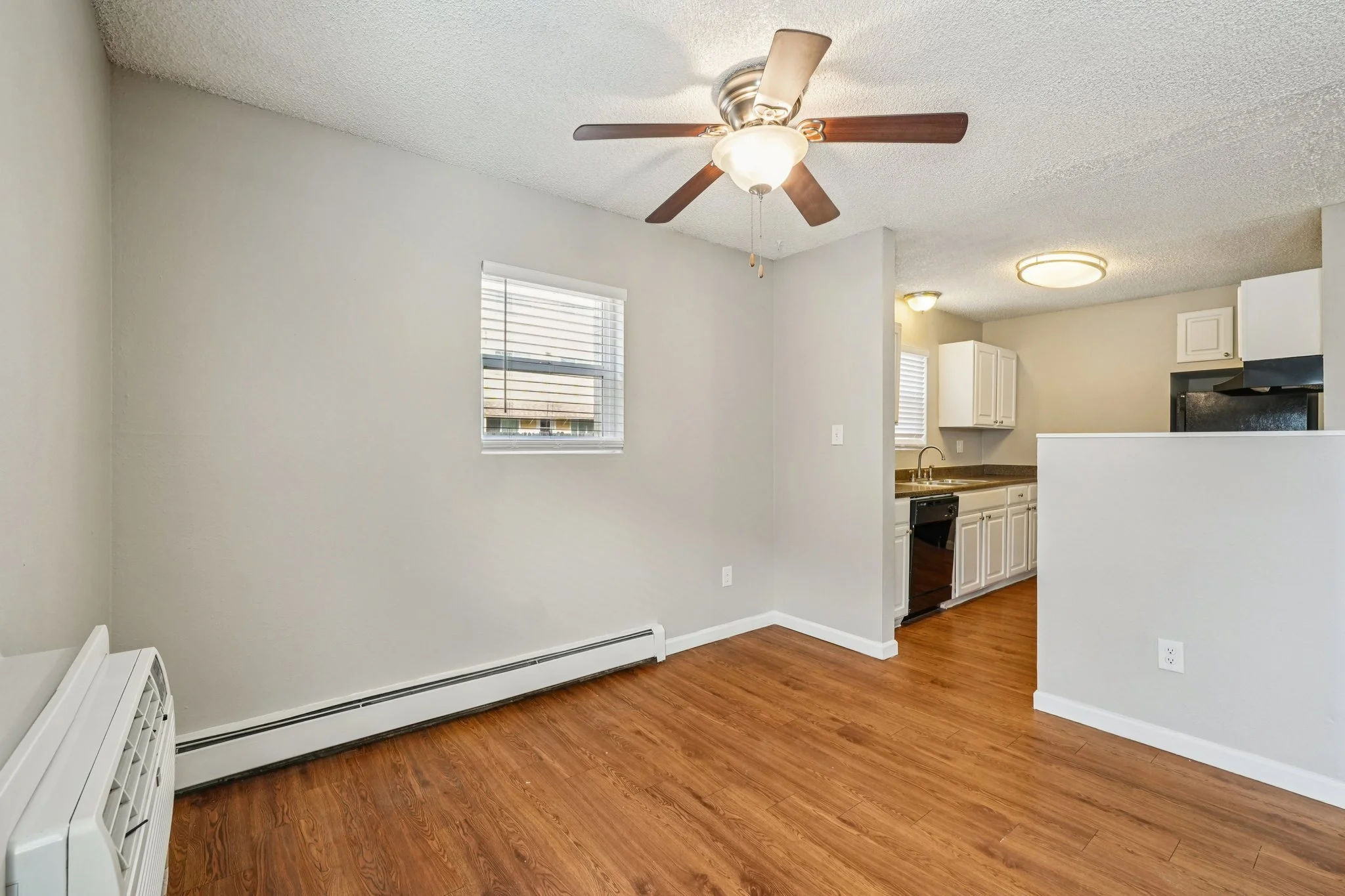 32-web-or-mls-10165 W 59th Ave Apt 9-S0801-008.jpg