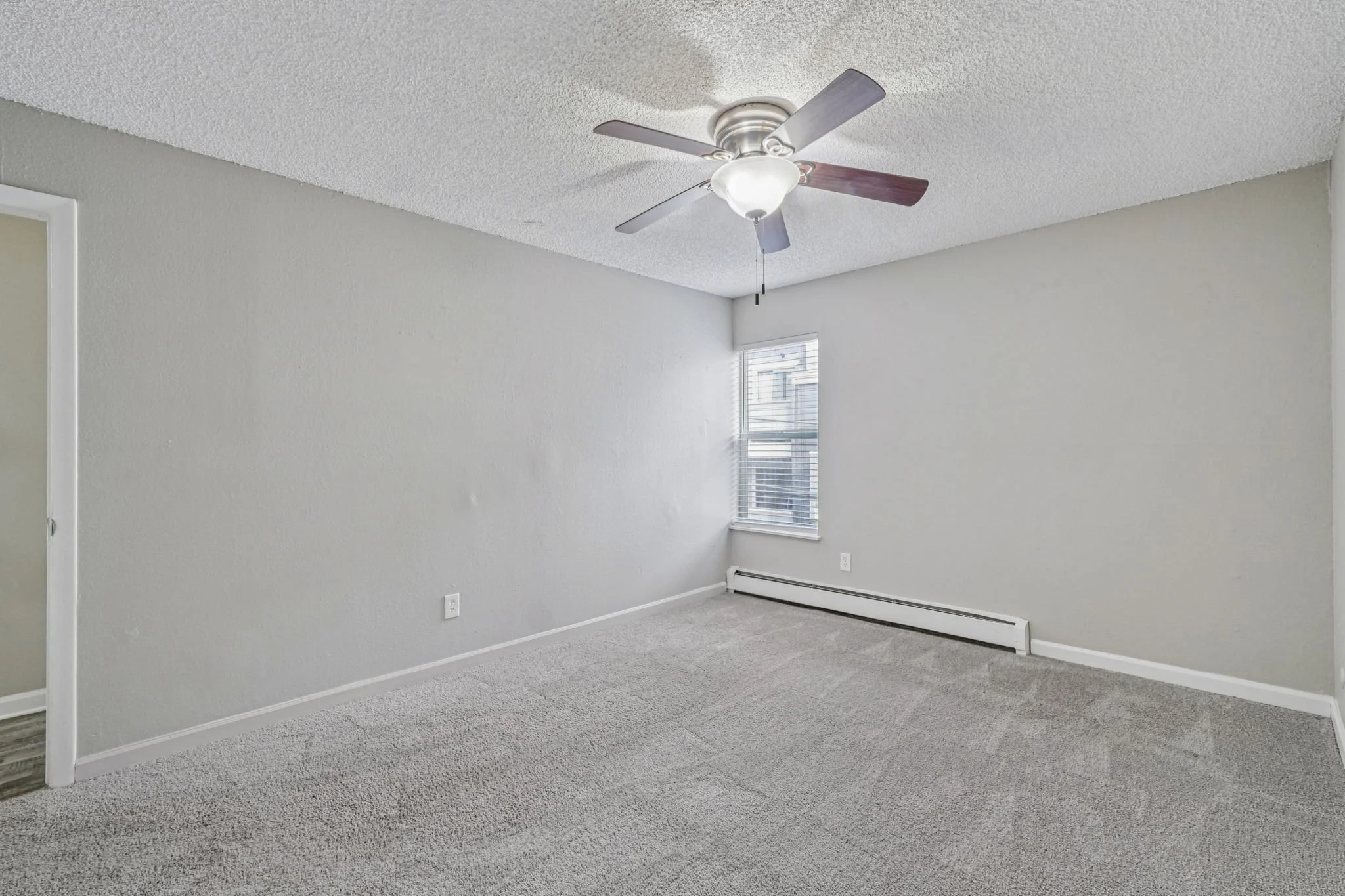 19-web-or-mls-10165 W 59th Ave Apt 16-S0801-019.jpg