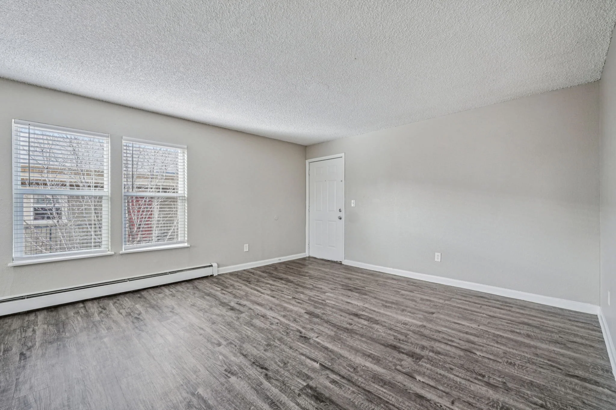 5-web-or-mls-10165 W 59th Ave Apt 16-S0801-005.jpg