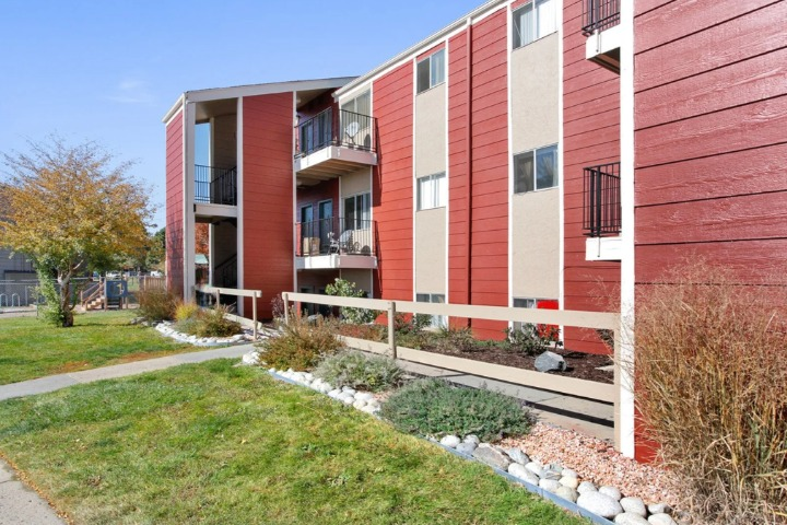 SUNRIDGE APARTMENT HOMES