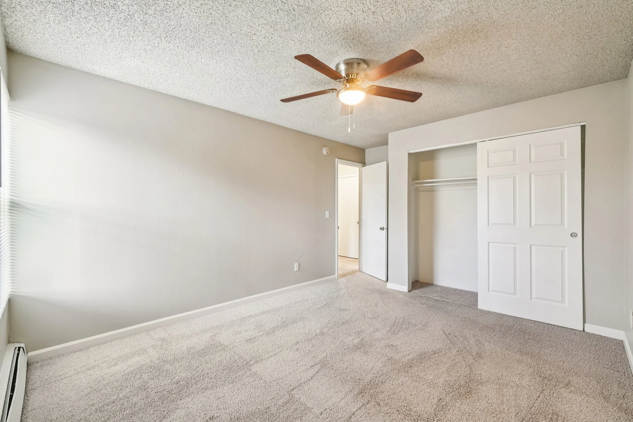 62-web-or-mls-10165 W 59th Ave Apt 5-S0801-018.jpg