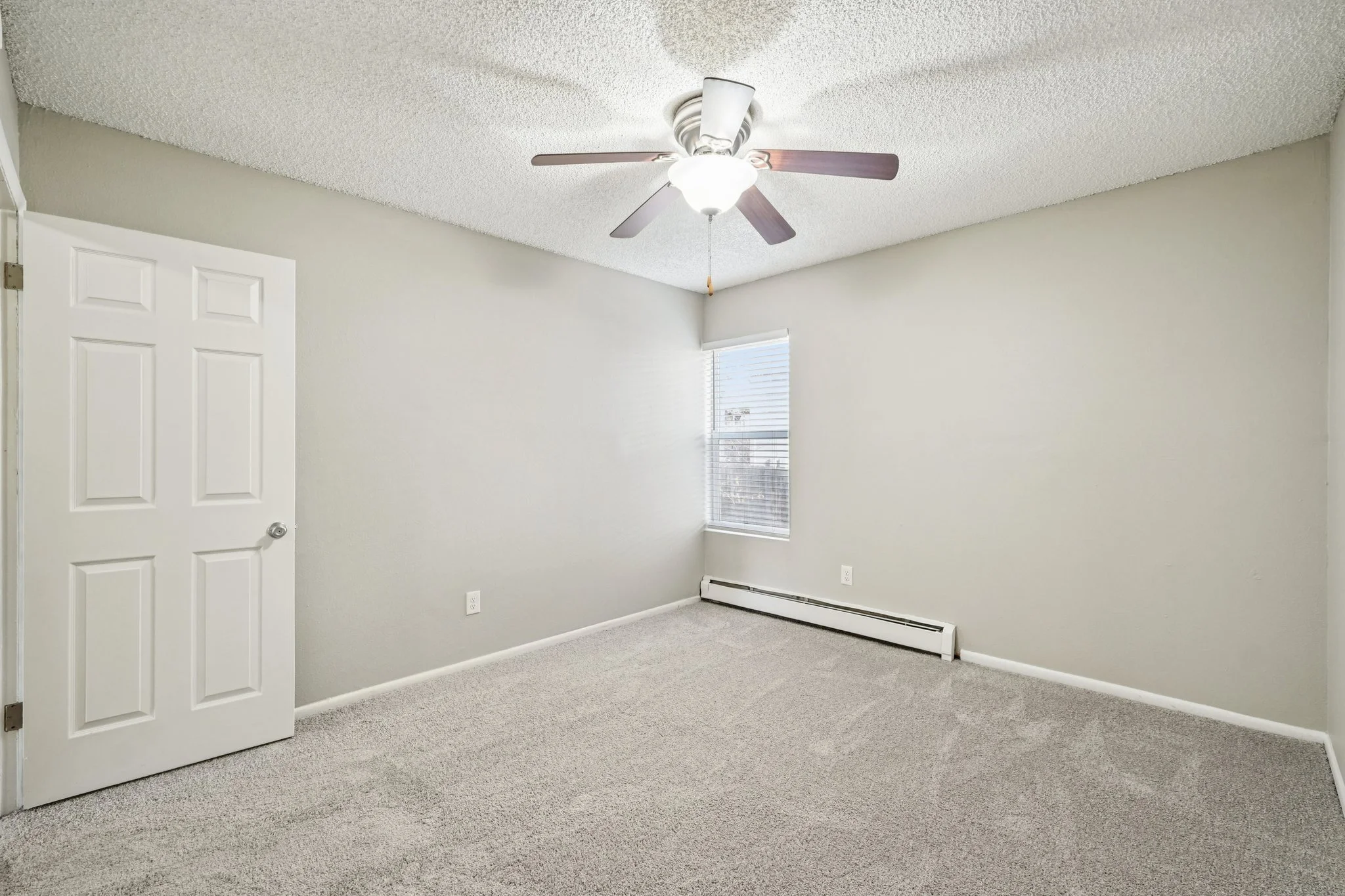 44-web-or-mls-10165 W 59th Ave Apt 9-S0801-020.jpg