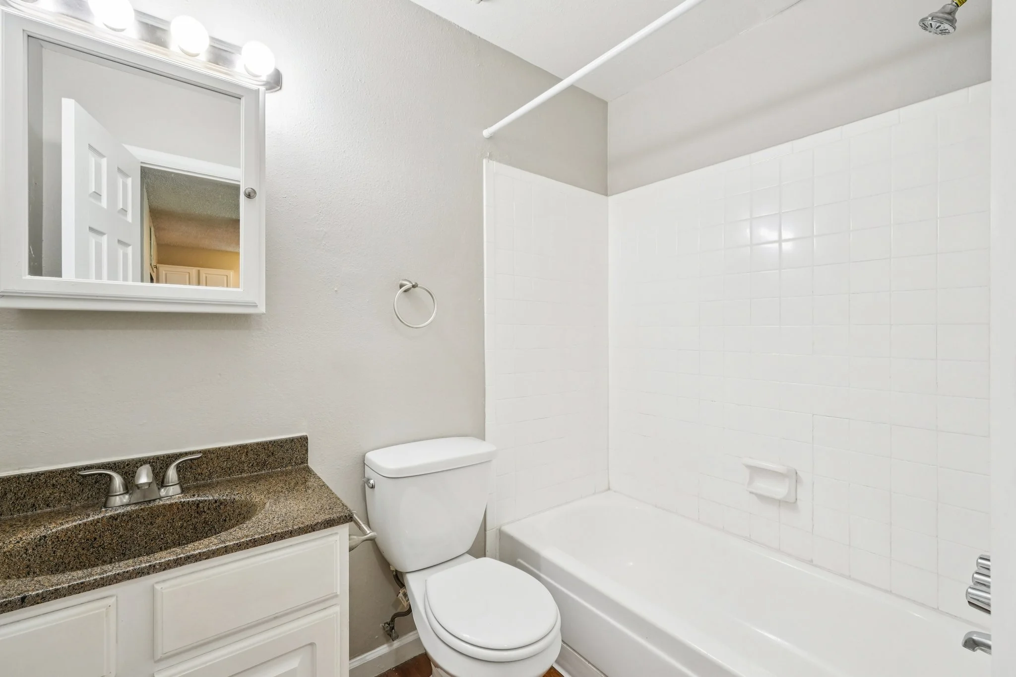 36-web-or-mls-10165 W 59th Ave Apt 9-S0801-012.jpg