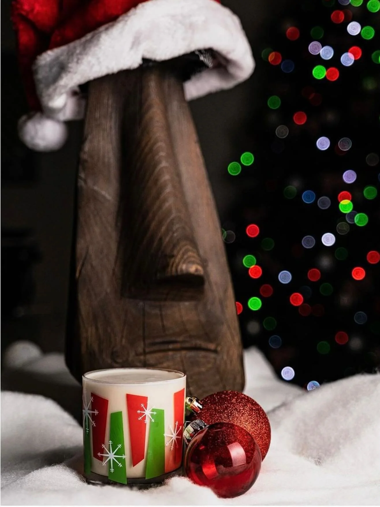 You can now find some of your Atomic Drinkware holiday favorites in our shop! ❄️🎄✨
Check out how @davidphantomatic styled our retro MCM inspired Googie Let It Snow Rocks Drinkware 🗿😍
Stay tuned for our 2025 holiday release!