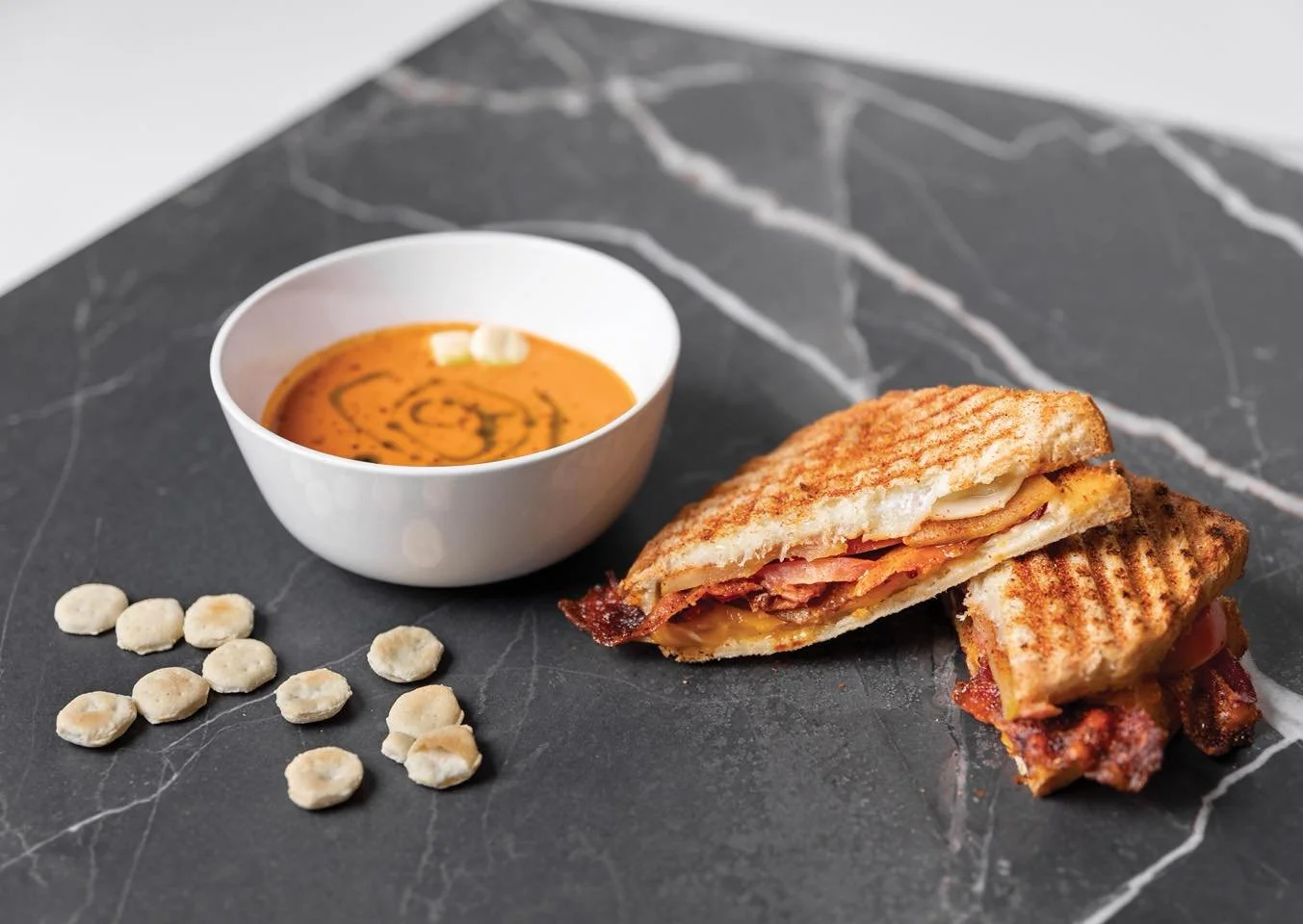 π₯£ GRILLED CHEESE AND SOUP SEASON!!! π₯£
Yeah, it’s already that time again. 
Which basically means it’s 2026
Which also means it’s basically the holiday season…. π«’π«£π€β¨
EMPIRE GRILLED CHEESE & TOMATO BISQUE
The creamy