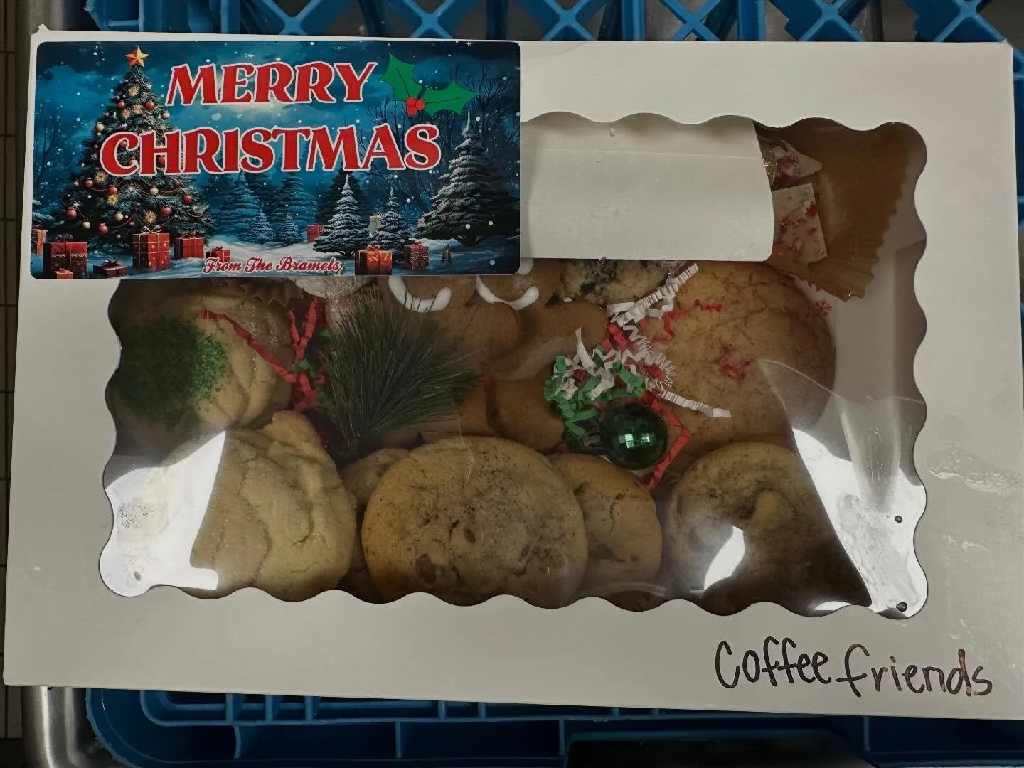 You guys 🥹 

We&rsquo;ve got a couple low quality pics to share about some high quality people&hellip;YOU ALL! 

We&rsquo;ve received some fun gifts (#COOKIES) in the past few days from some of you (thank you @elliehollowayyyy and others with no IG 