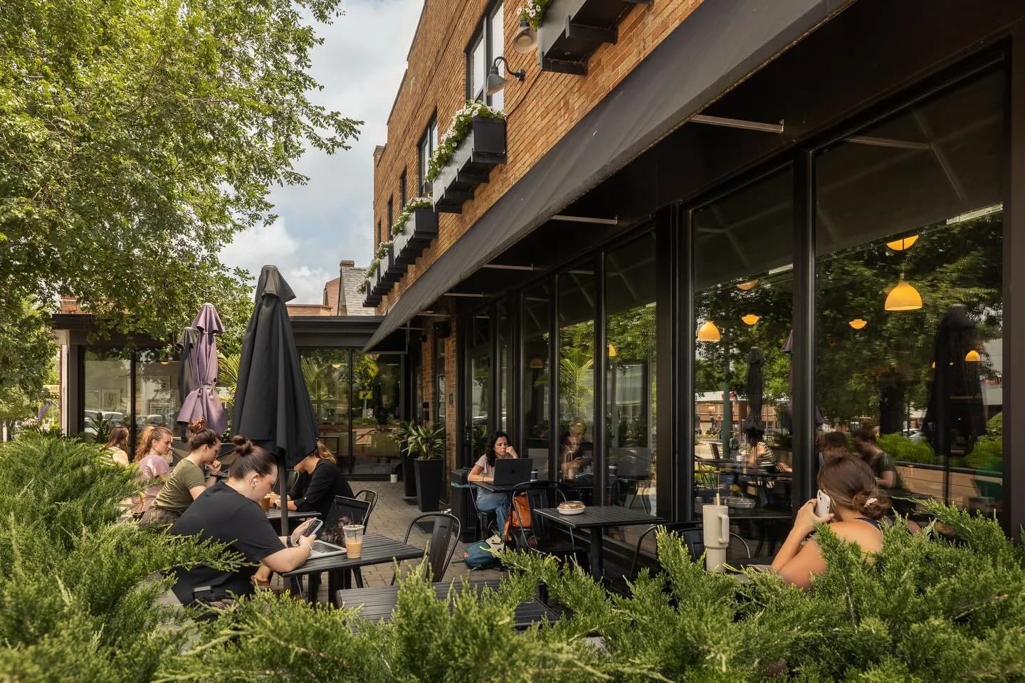 With these below freezing temps here in Cinci, we&rsquo;re missing patio weather 🥶😅 

Thankful for the sunshine and hot drinks today &mdash; come on by and share your Wednesday with us!