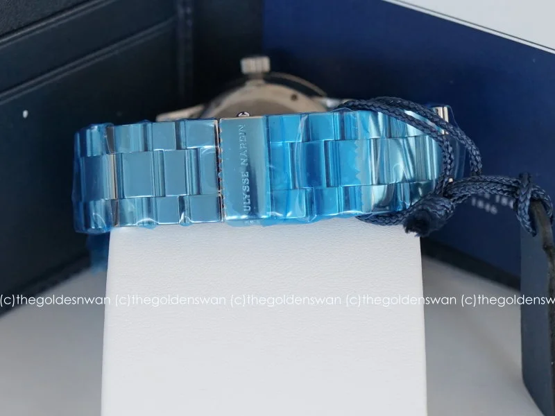 10162018UN1846Mf.jpg
