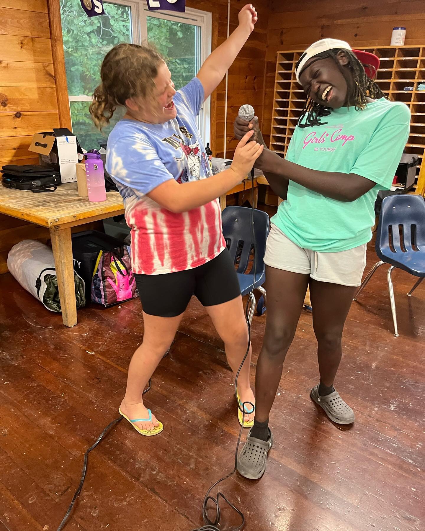 Karaoke moment at Girl&rsquo;s Camp 🎤🎤🎤